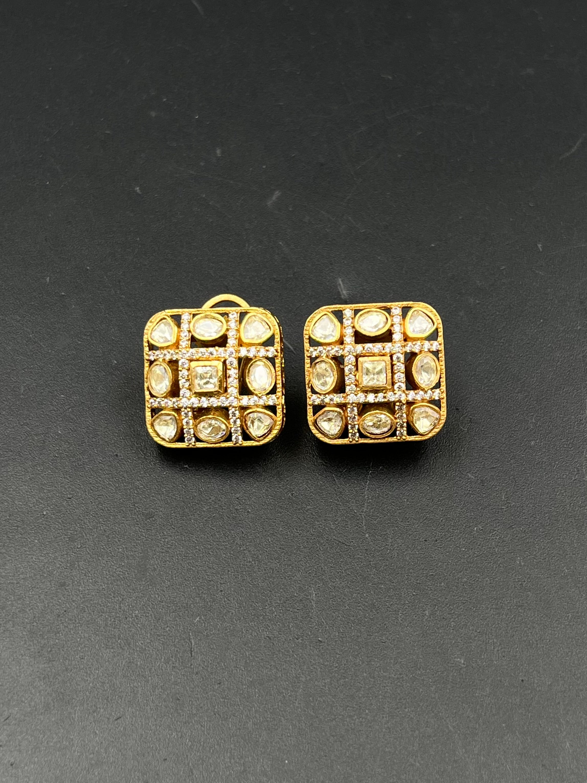 FASIHA EARRING