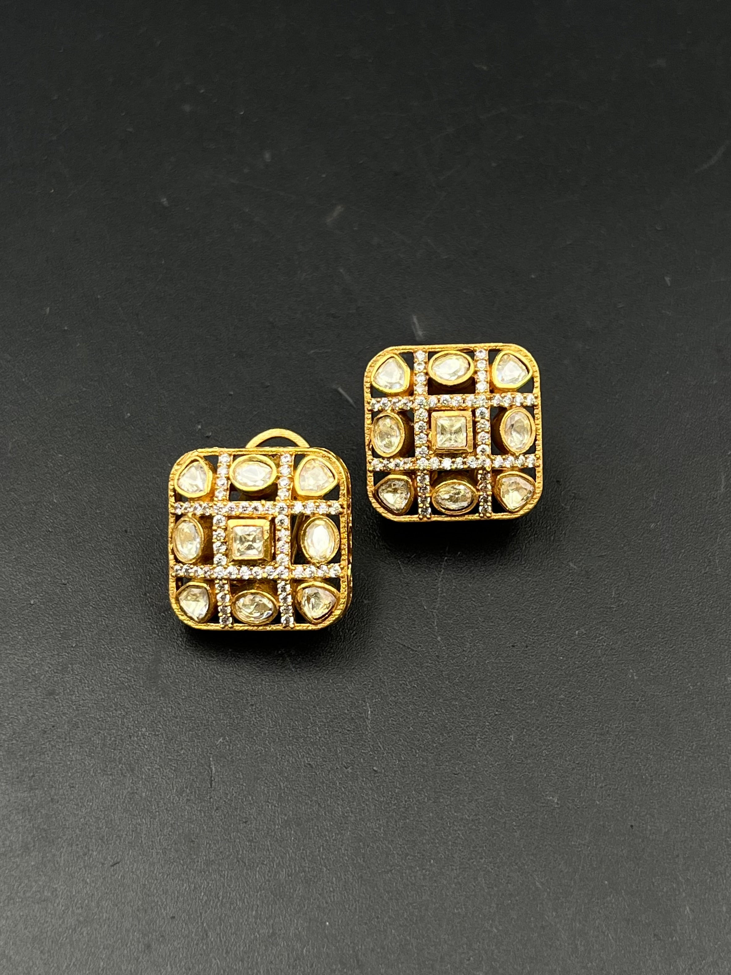 FASIHA EARRING