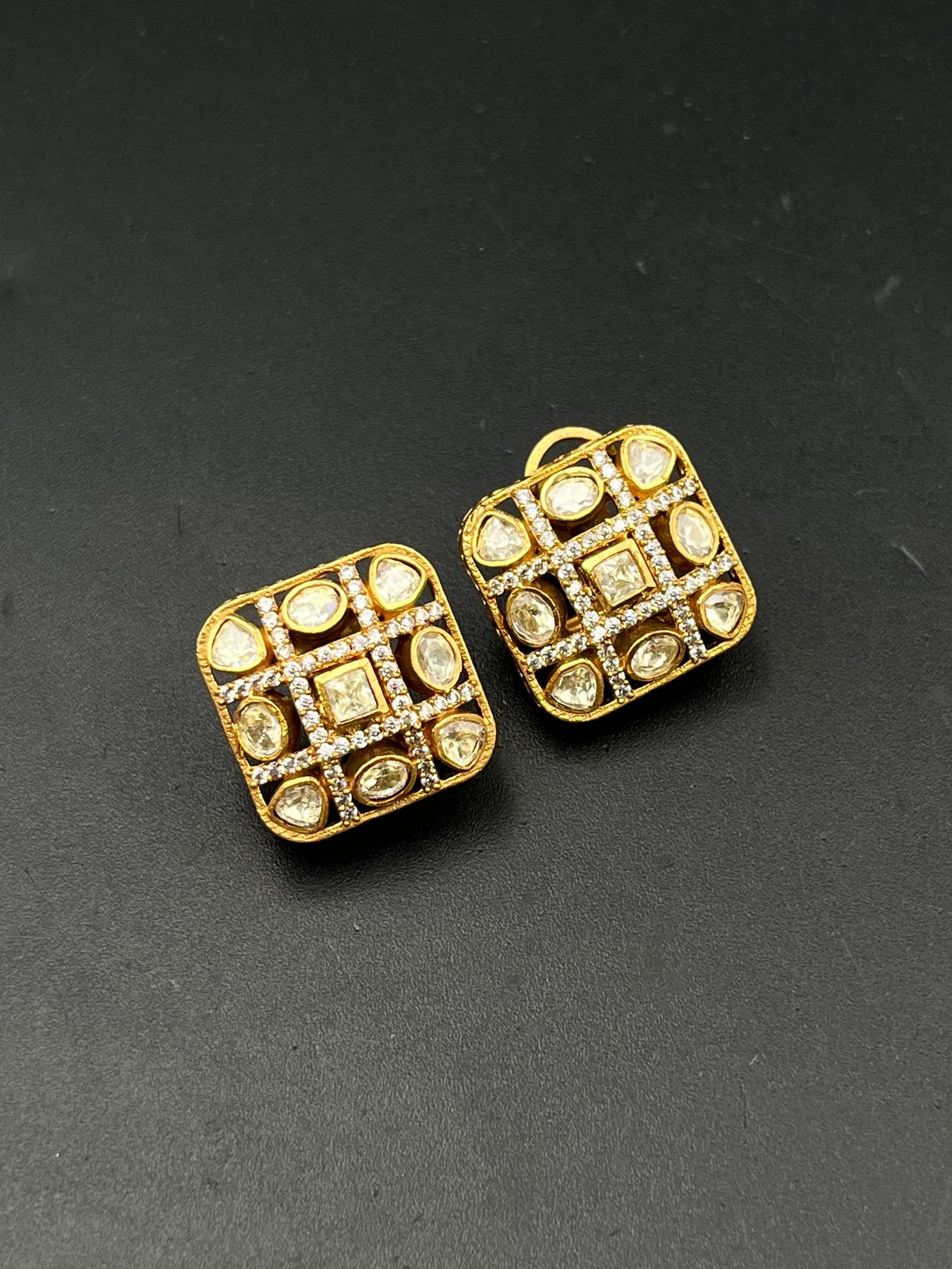 FASIHA EARRING