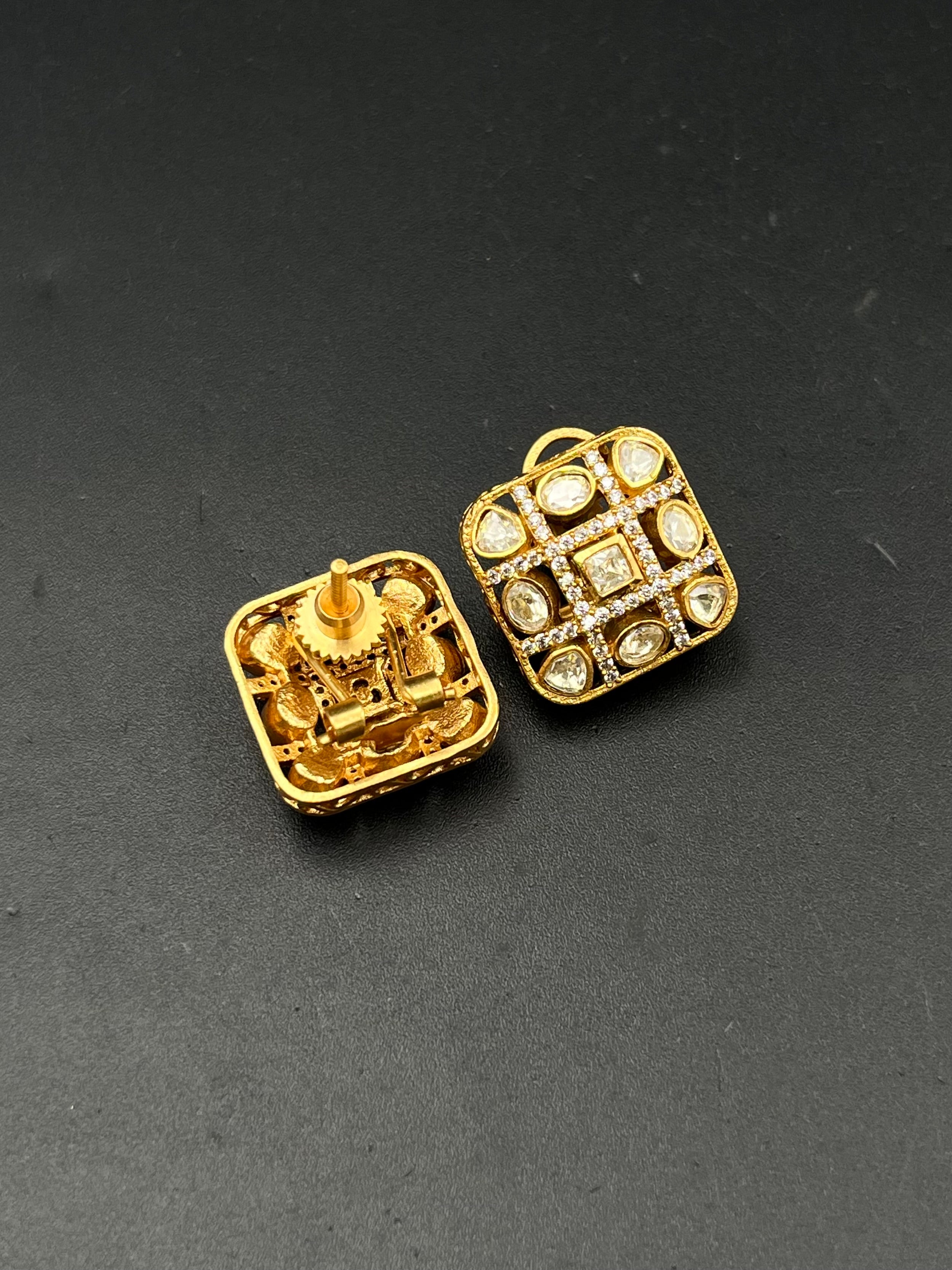 FASIHA EARRING