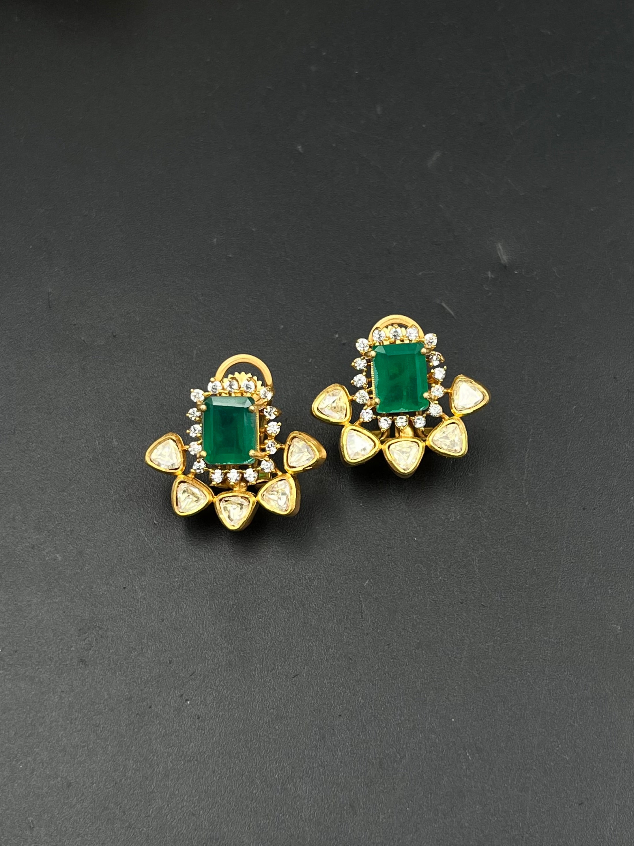 MAHINA EARRING