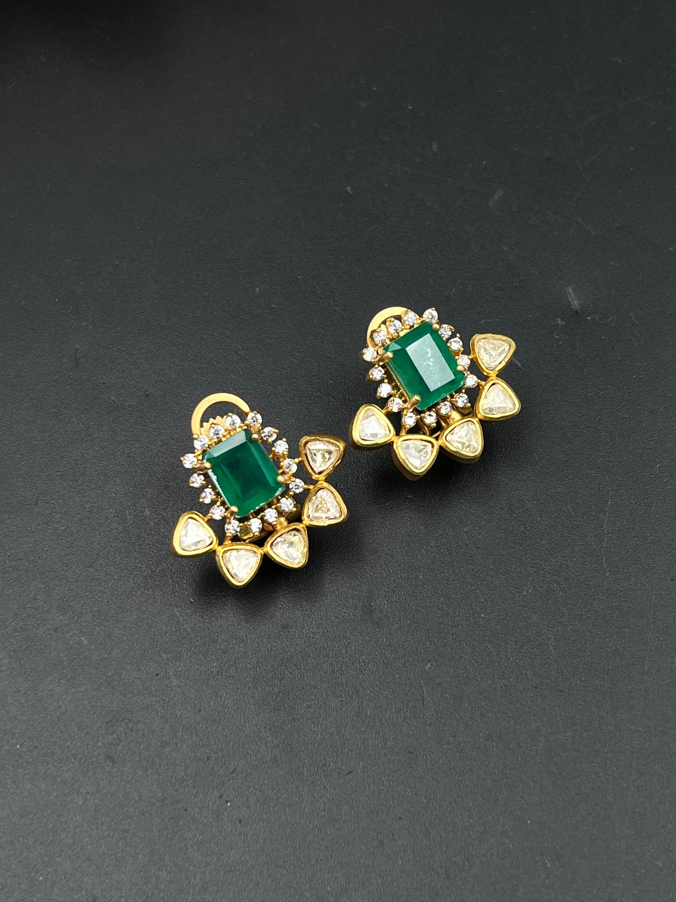 MAHINA EARRING