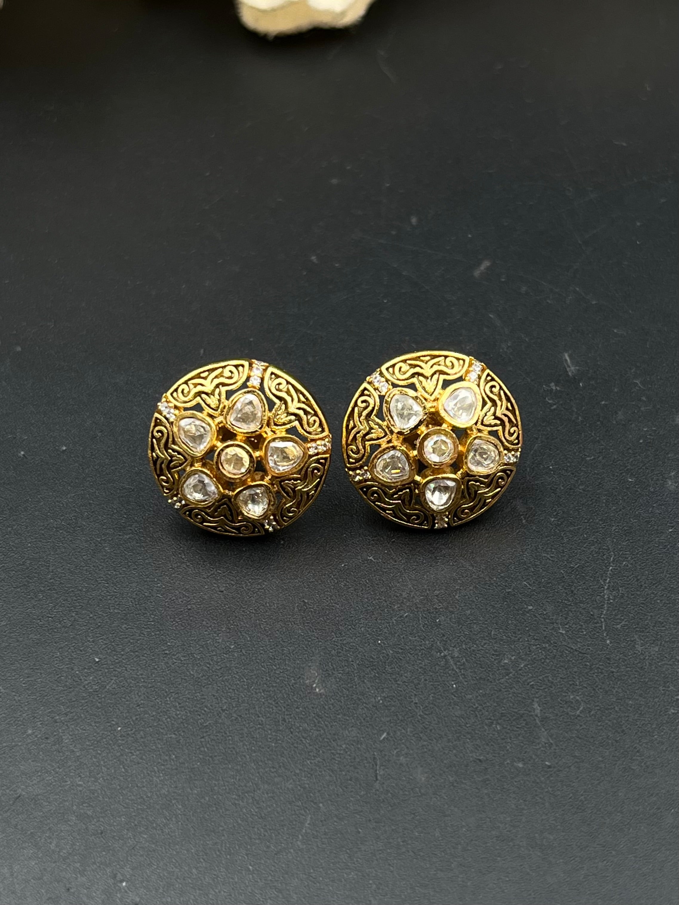 UNIYA EARRING