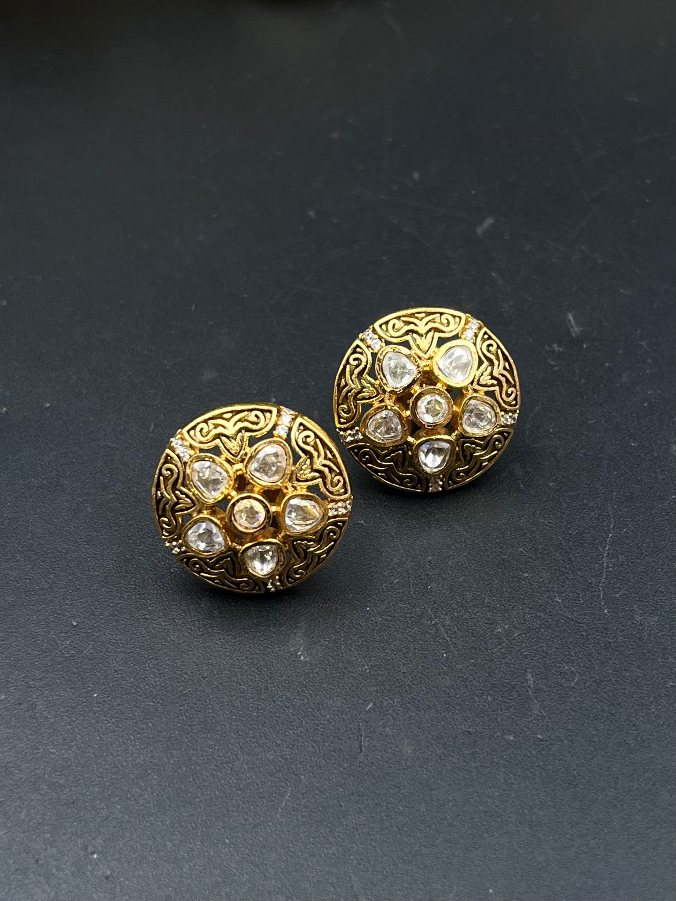 UNIYA EARRING
