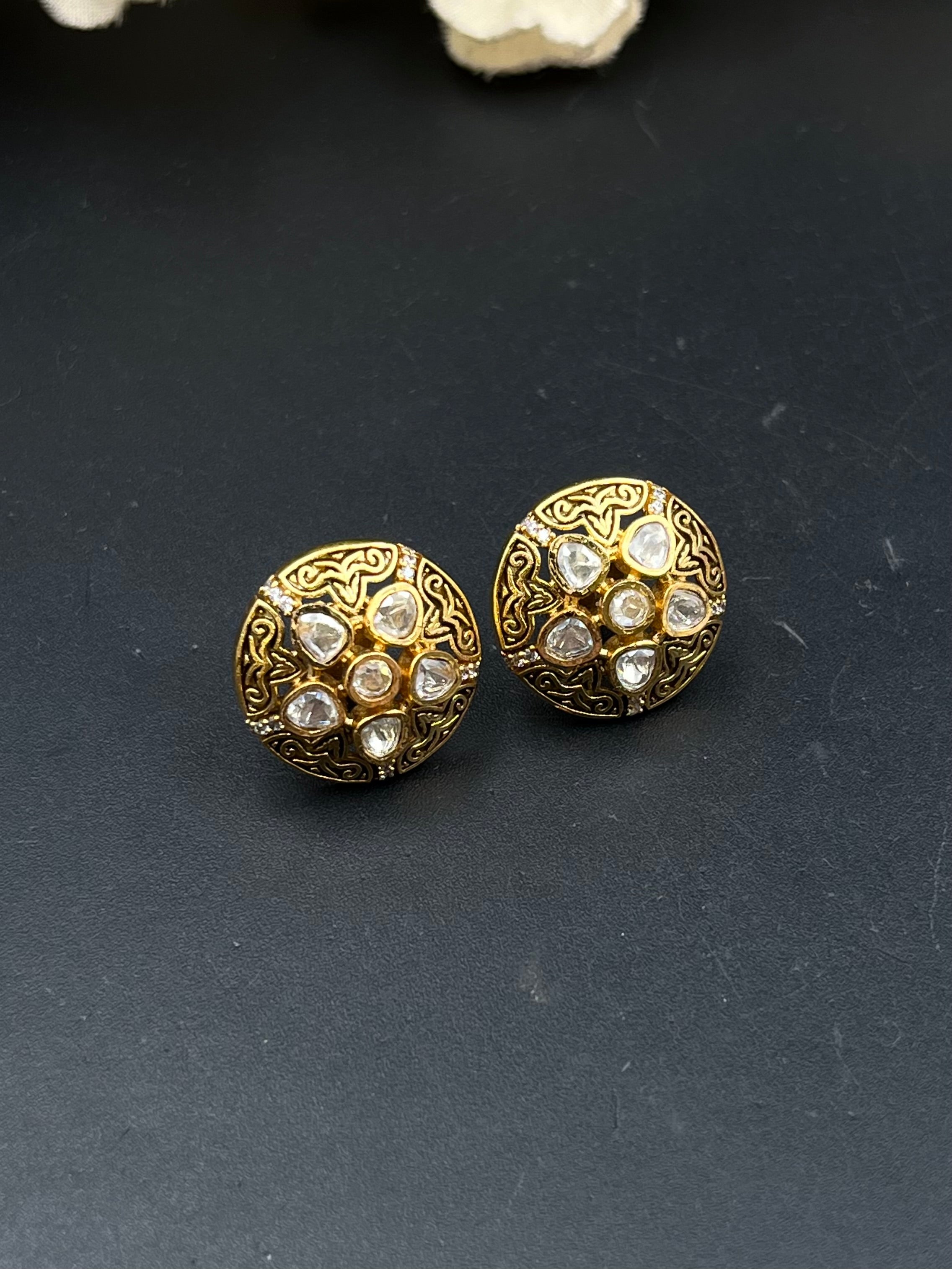 UNIYA EARRING
