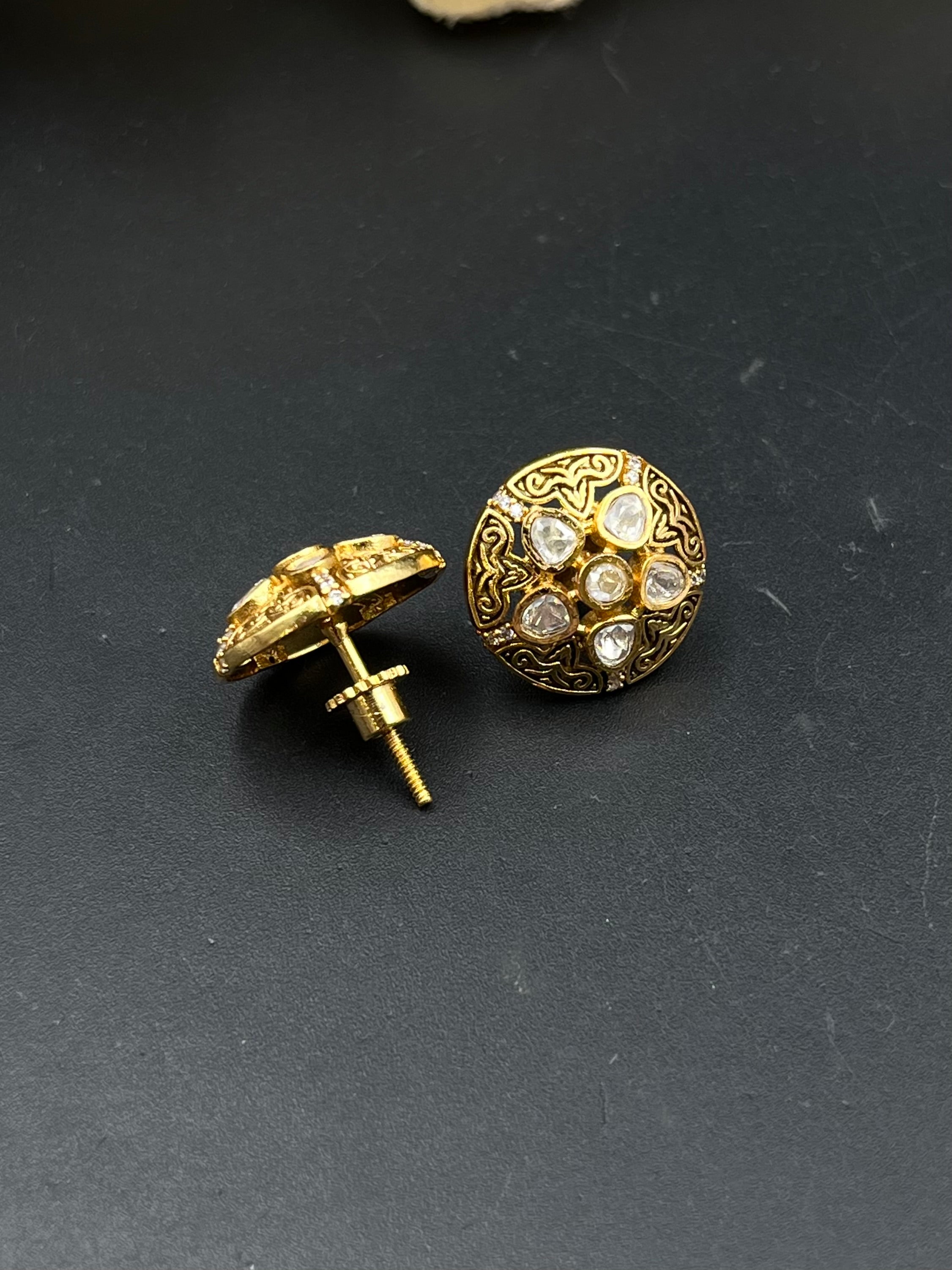 UNIYA EARRING