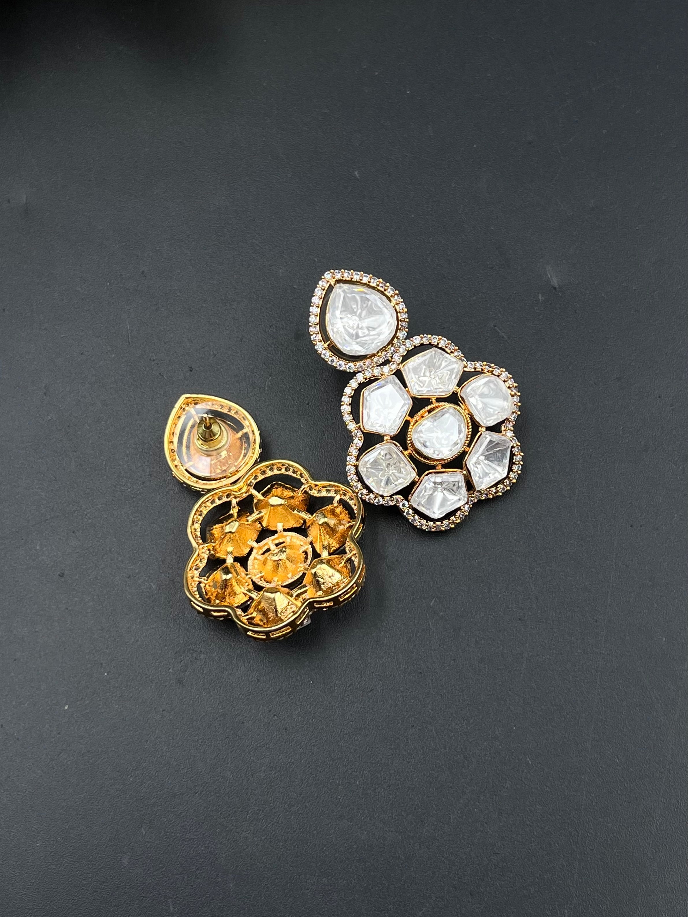 FINA EARRING