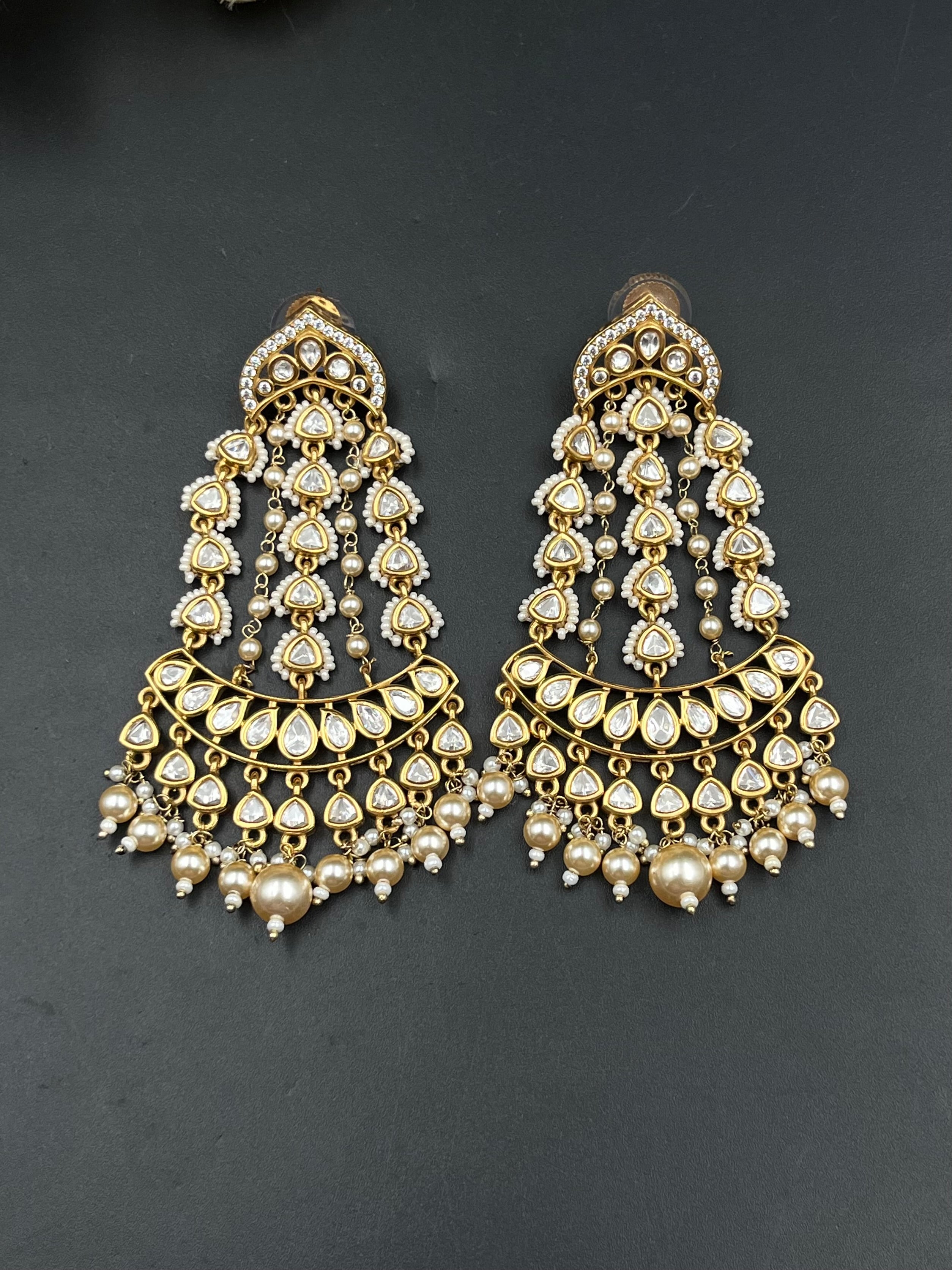 MIYU EARRING