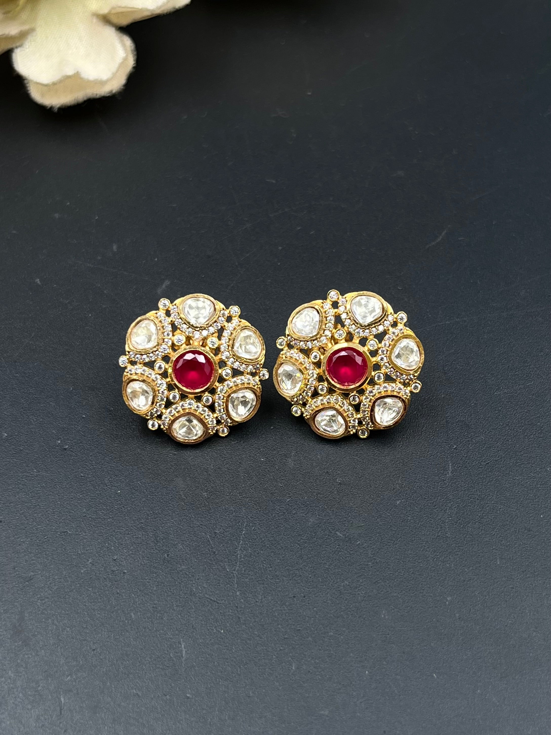 KITU EARRING