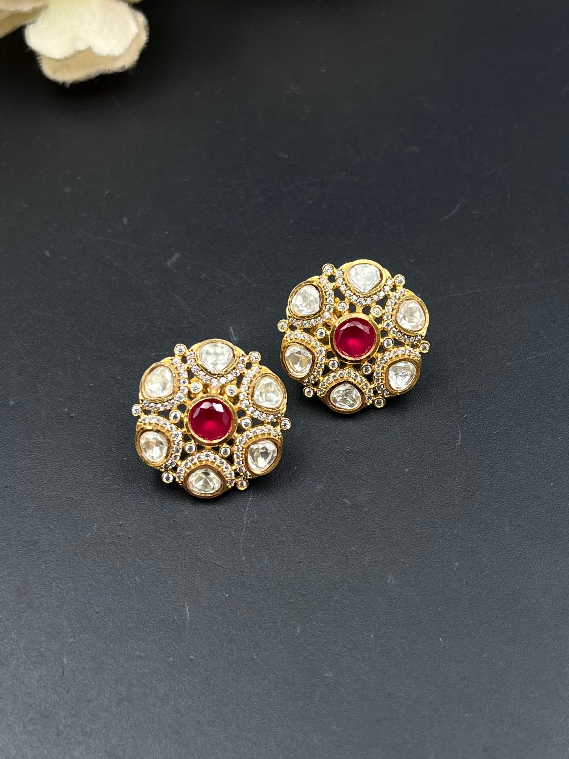 KITU EARRING