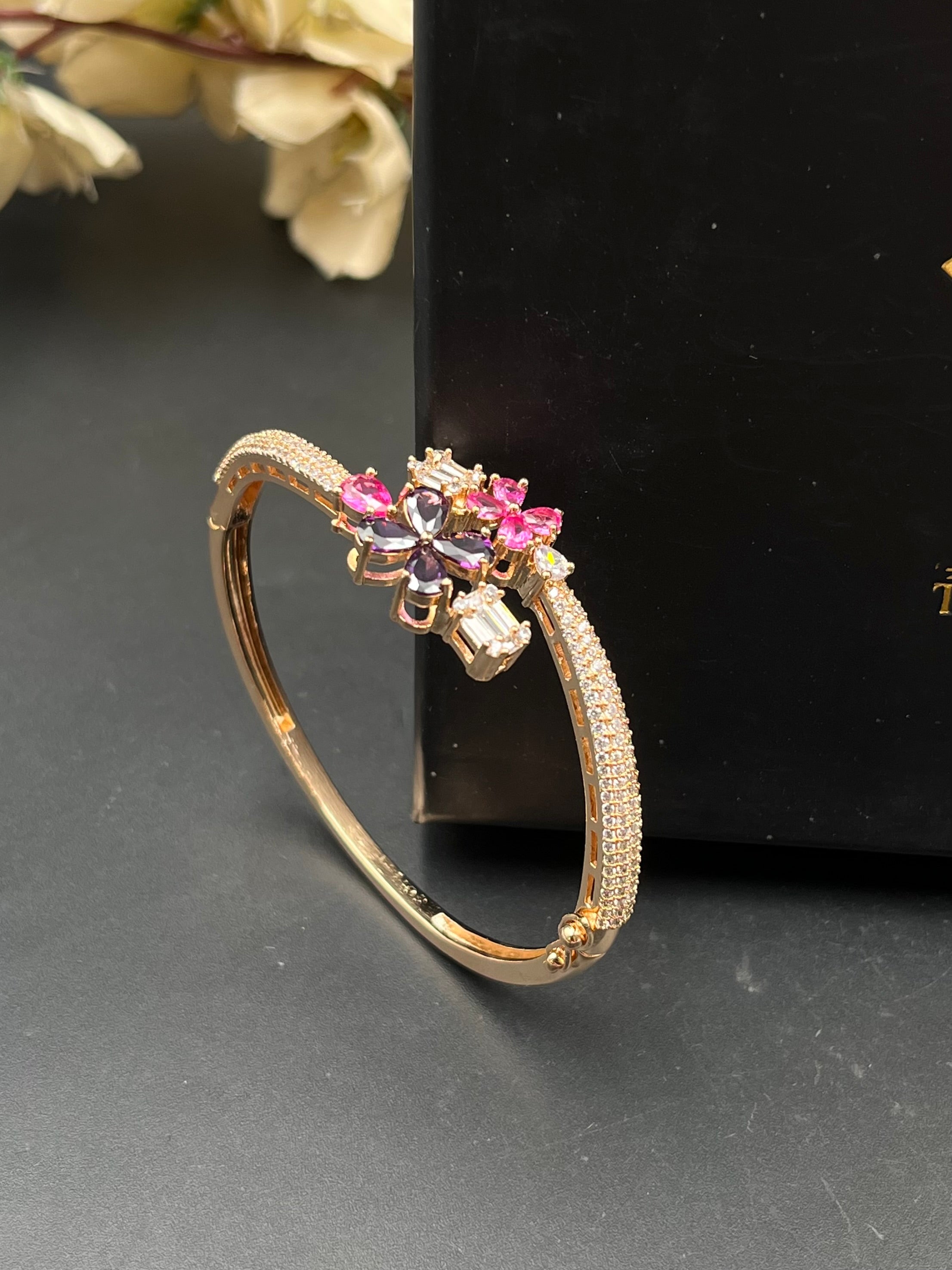ELIVE BRACELET