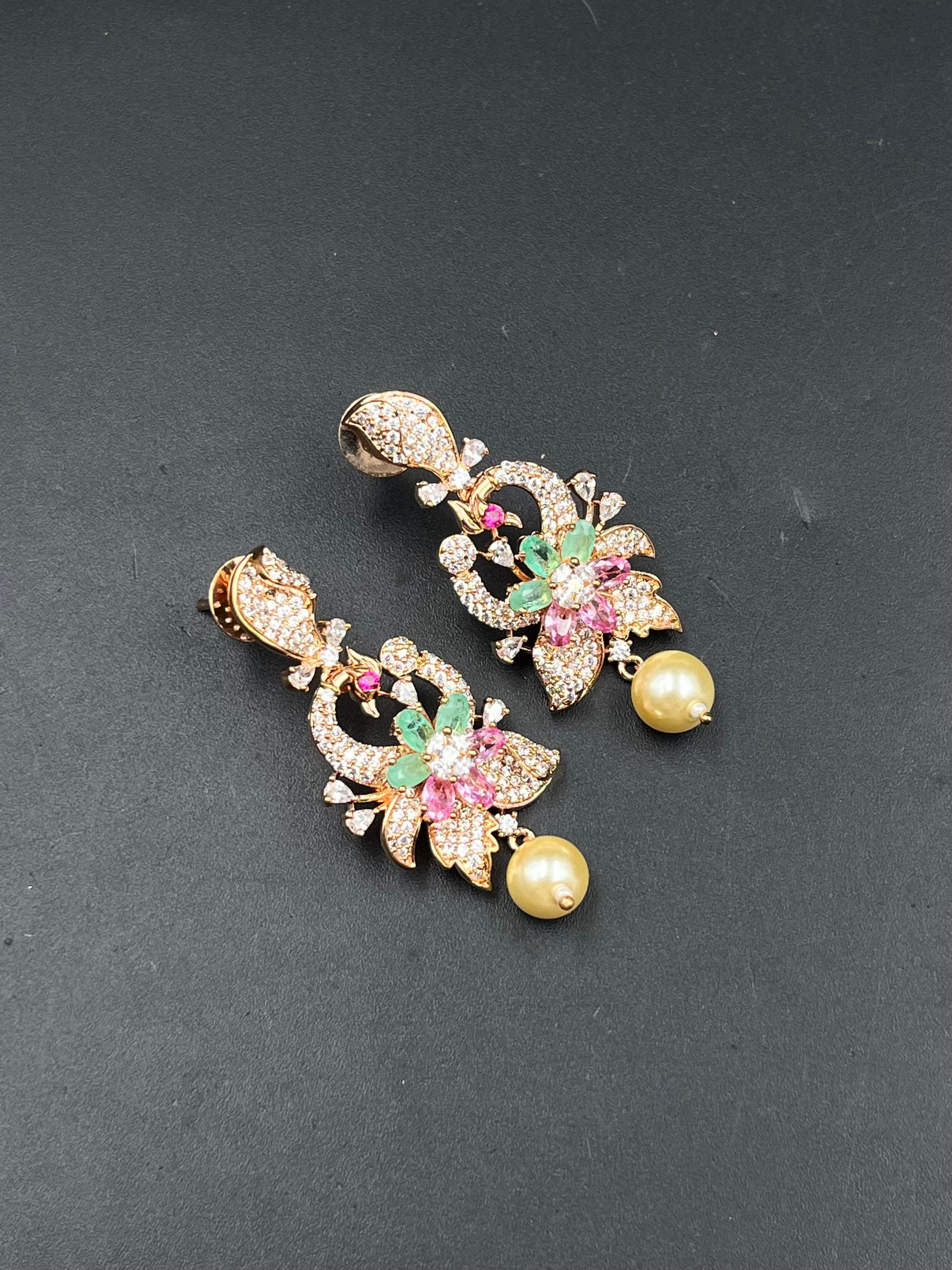 PINKI PENDANT