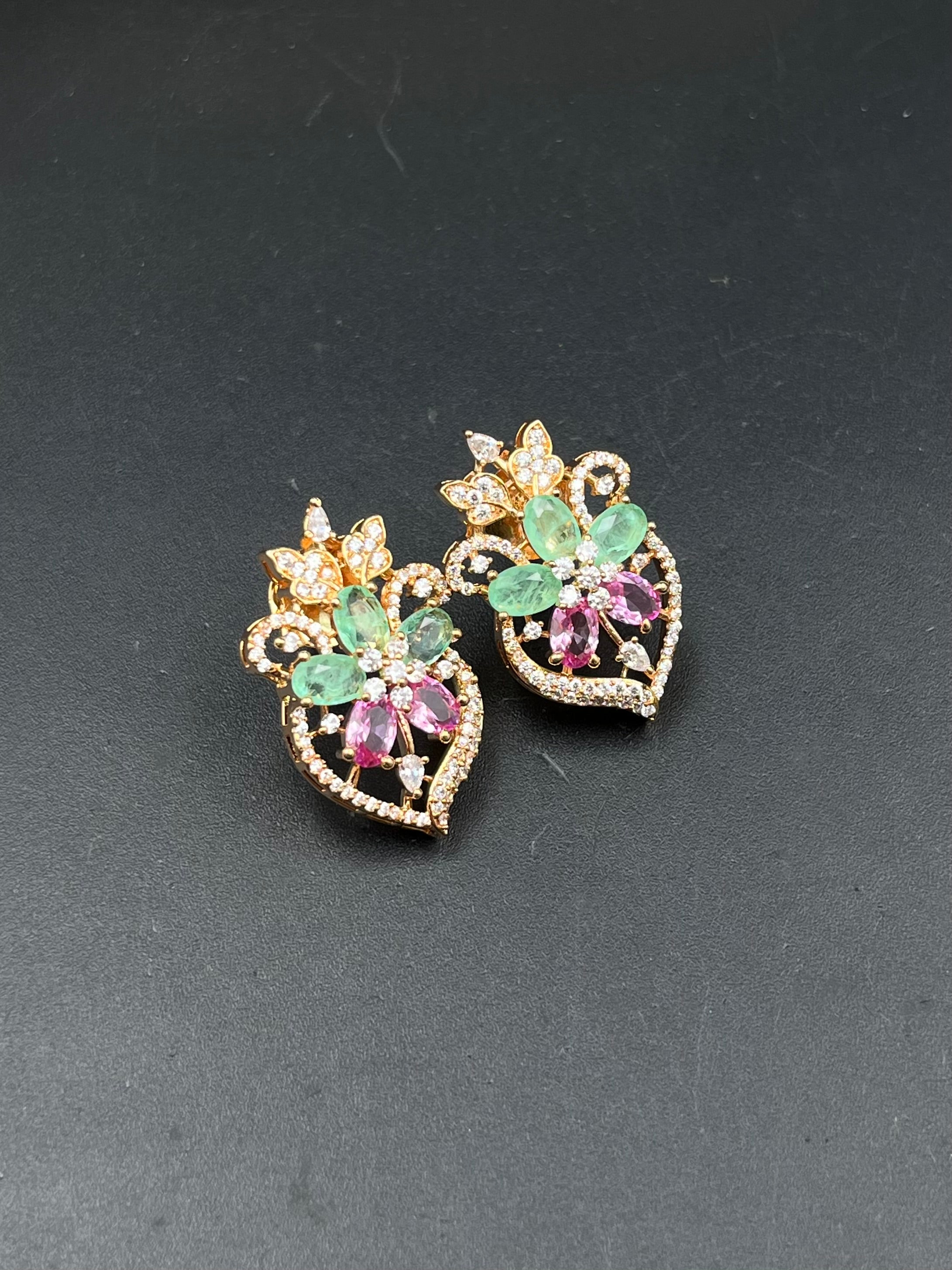NIYA PENDANT