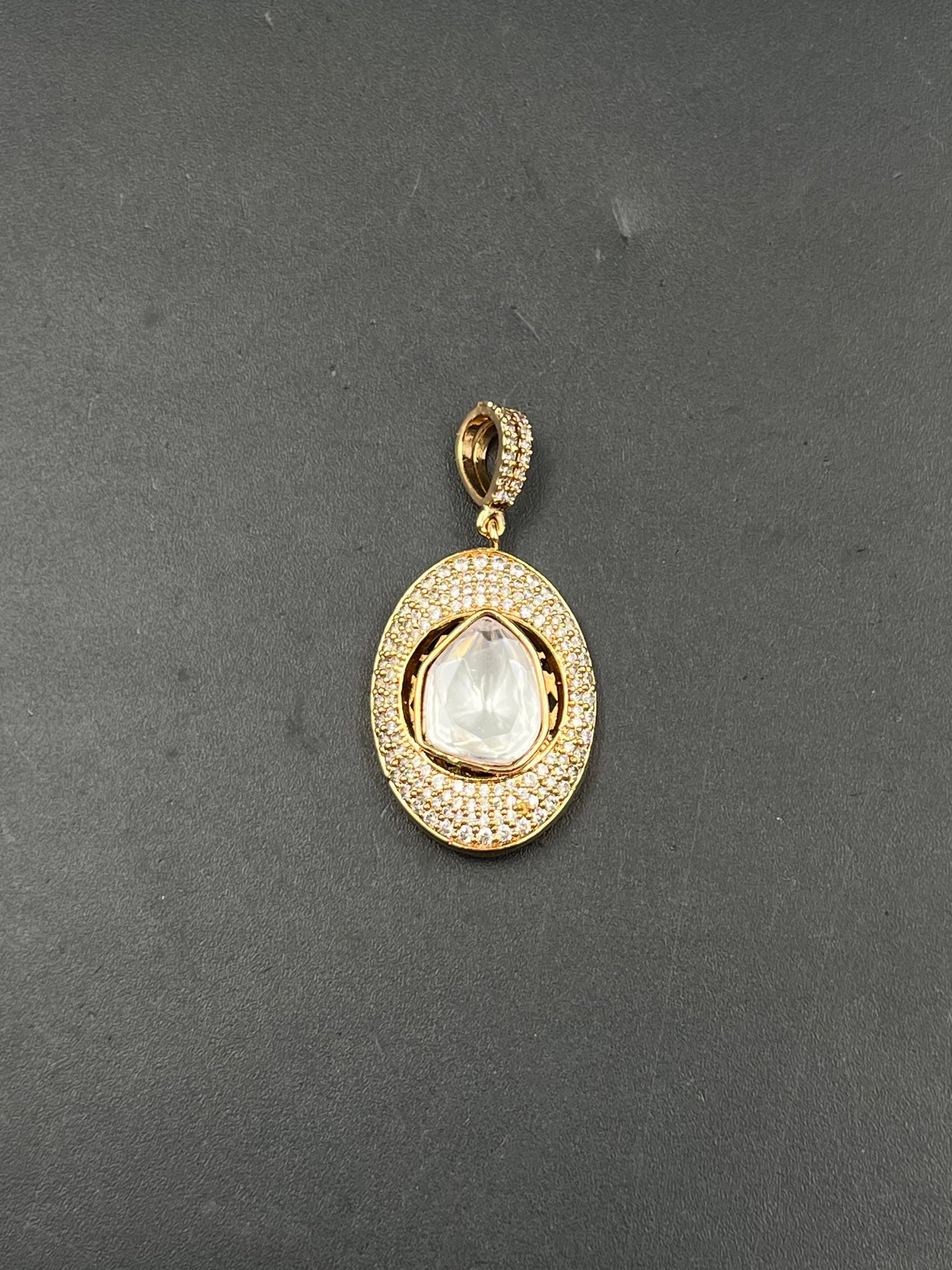 AYSHA PENDANT