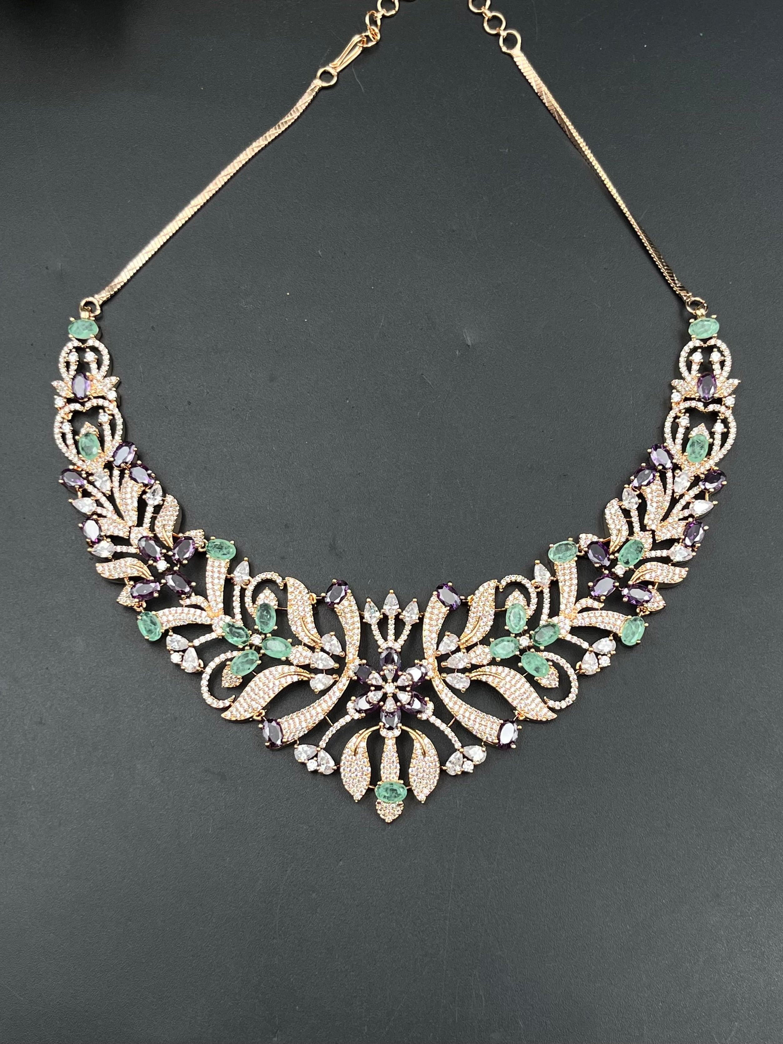 HIYA NECKLACE
