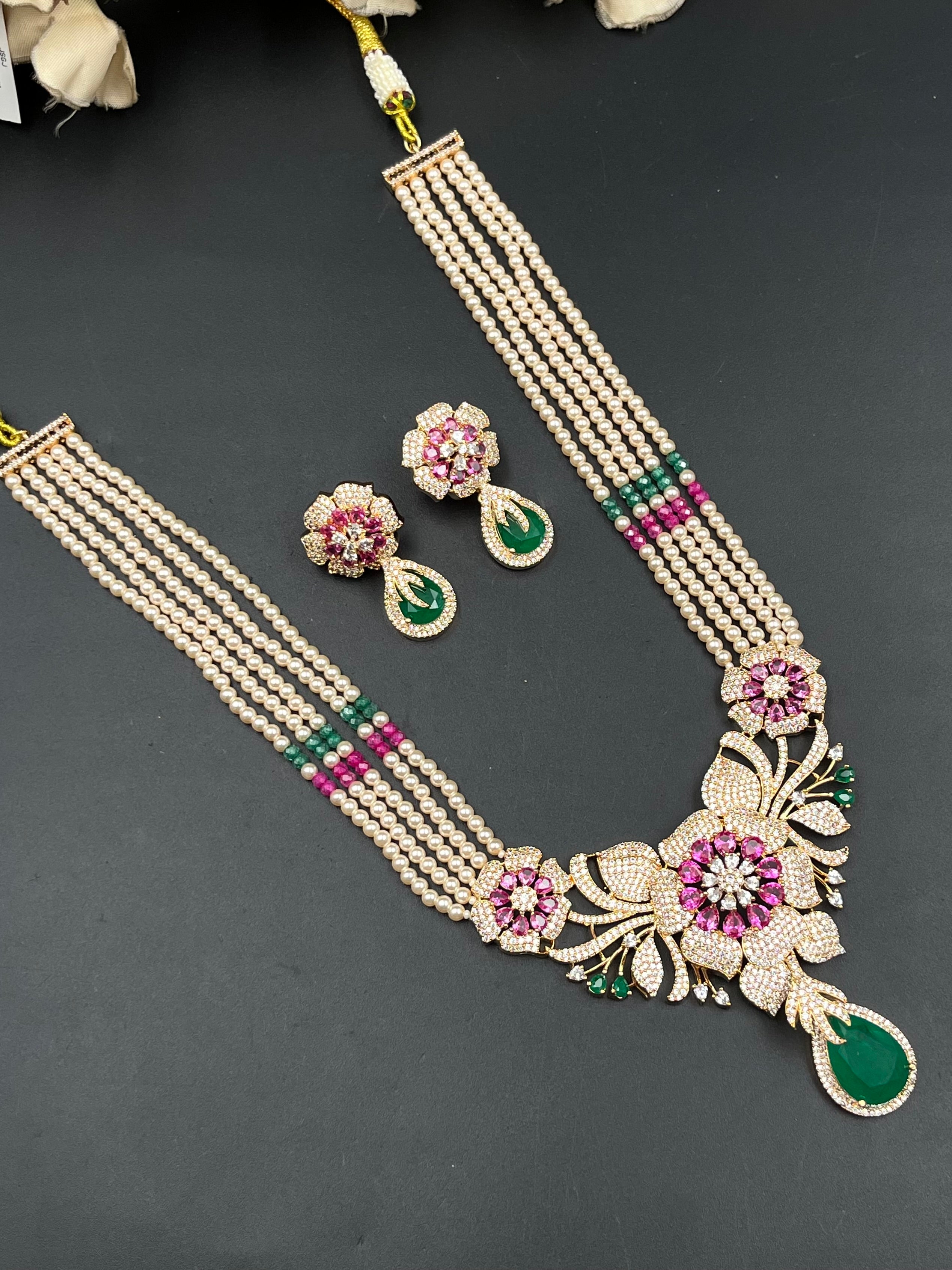 POLI NECKLACE