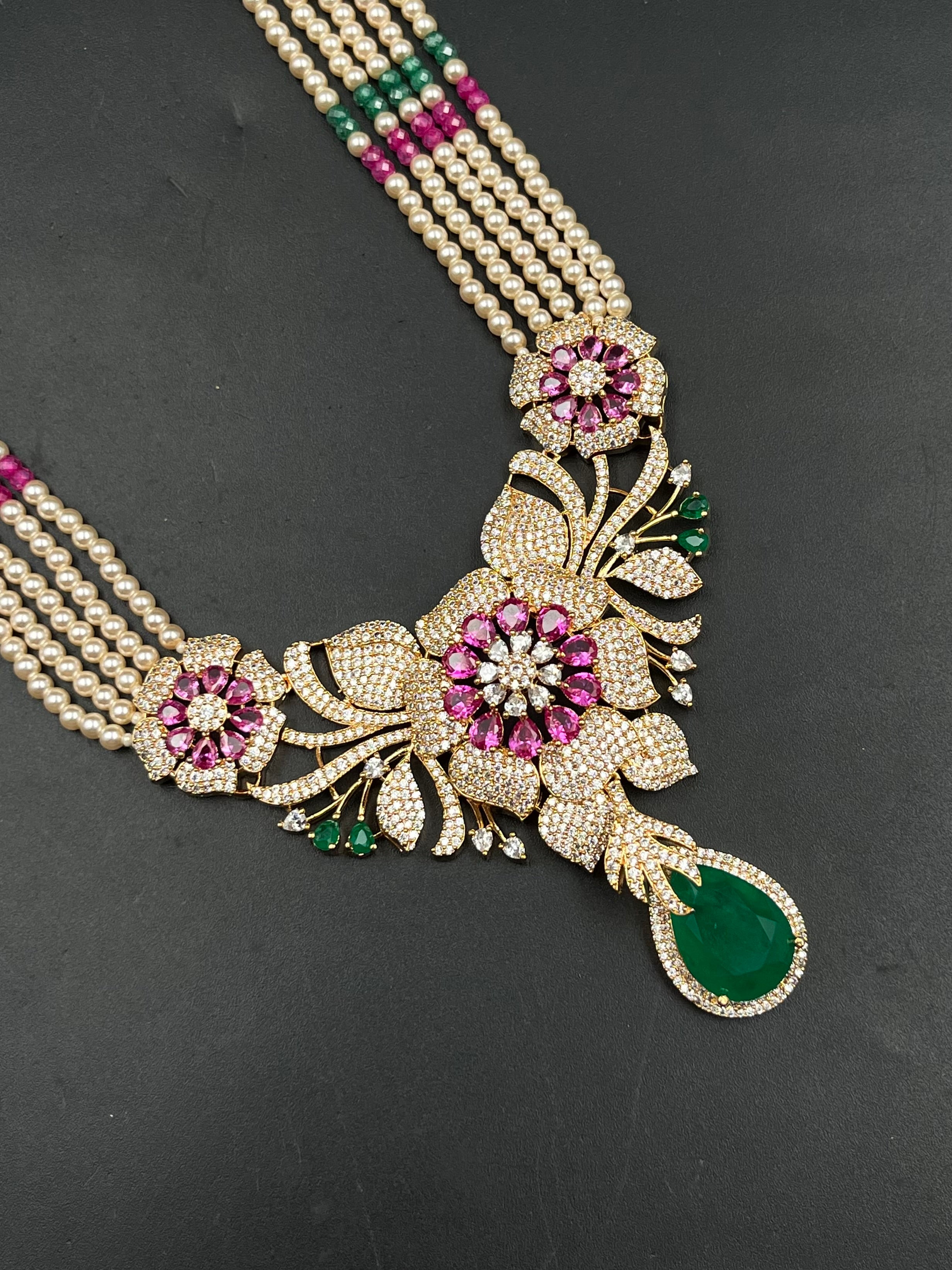 POLI NECKLACE
