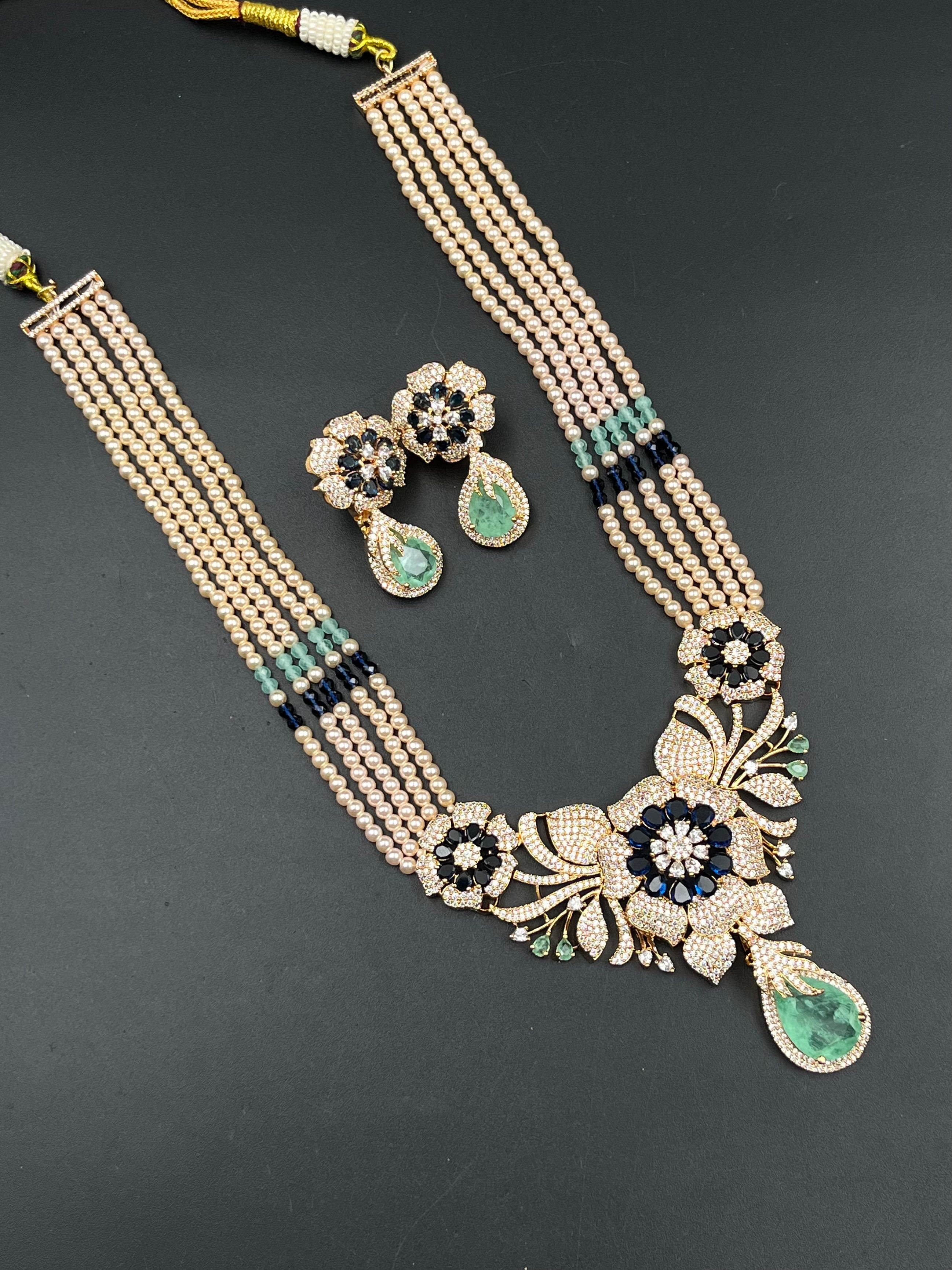 POLI NECKLACE