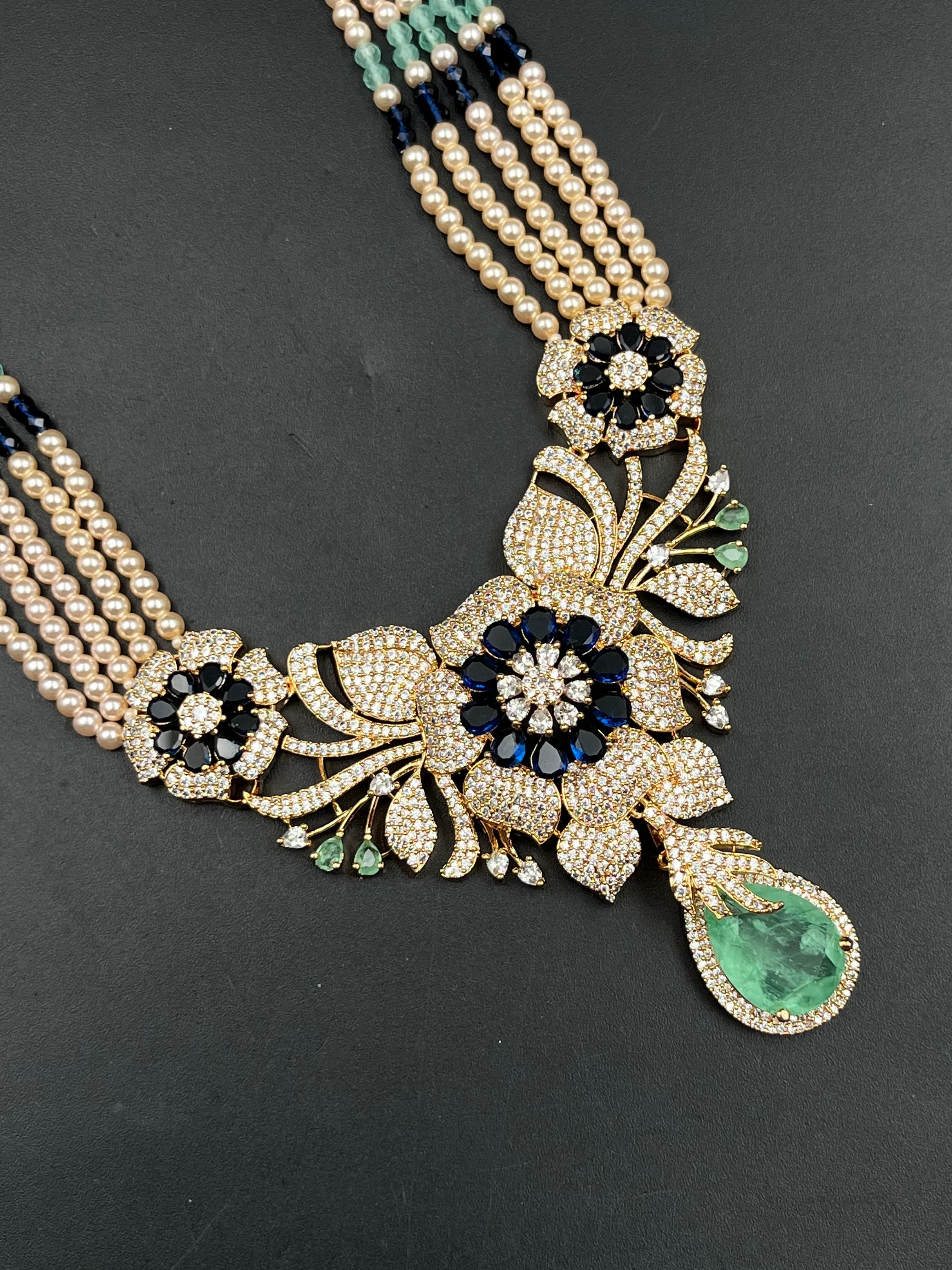 POLI NECKLACE