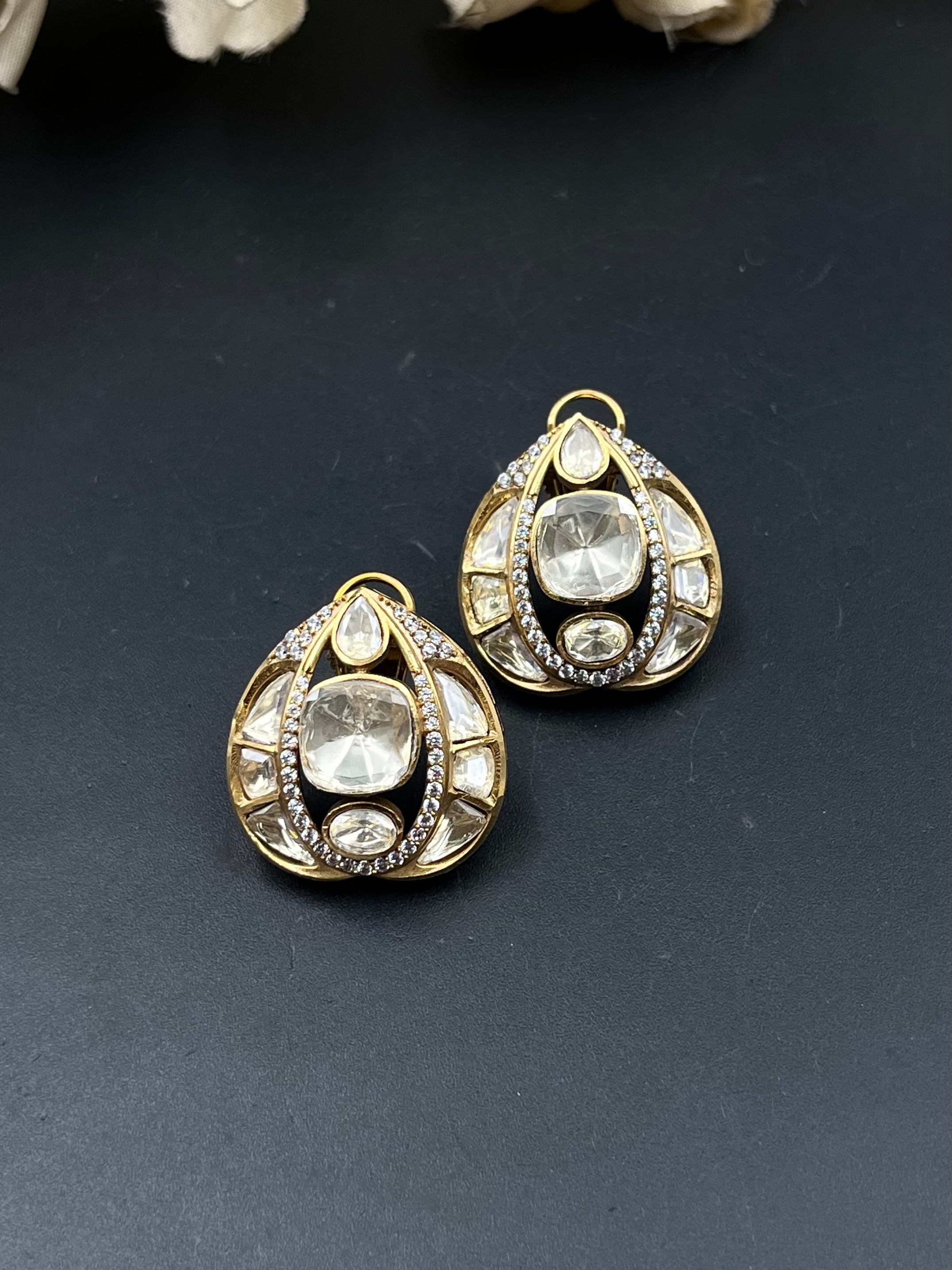 KAVI EARRING