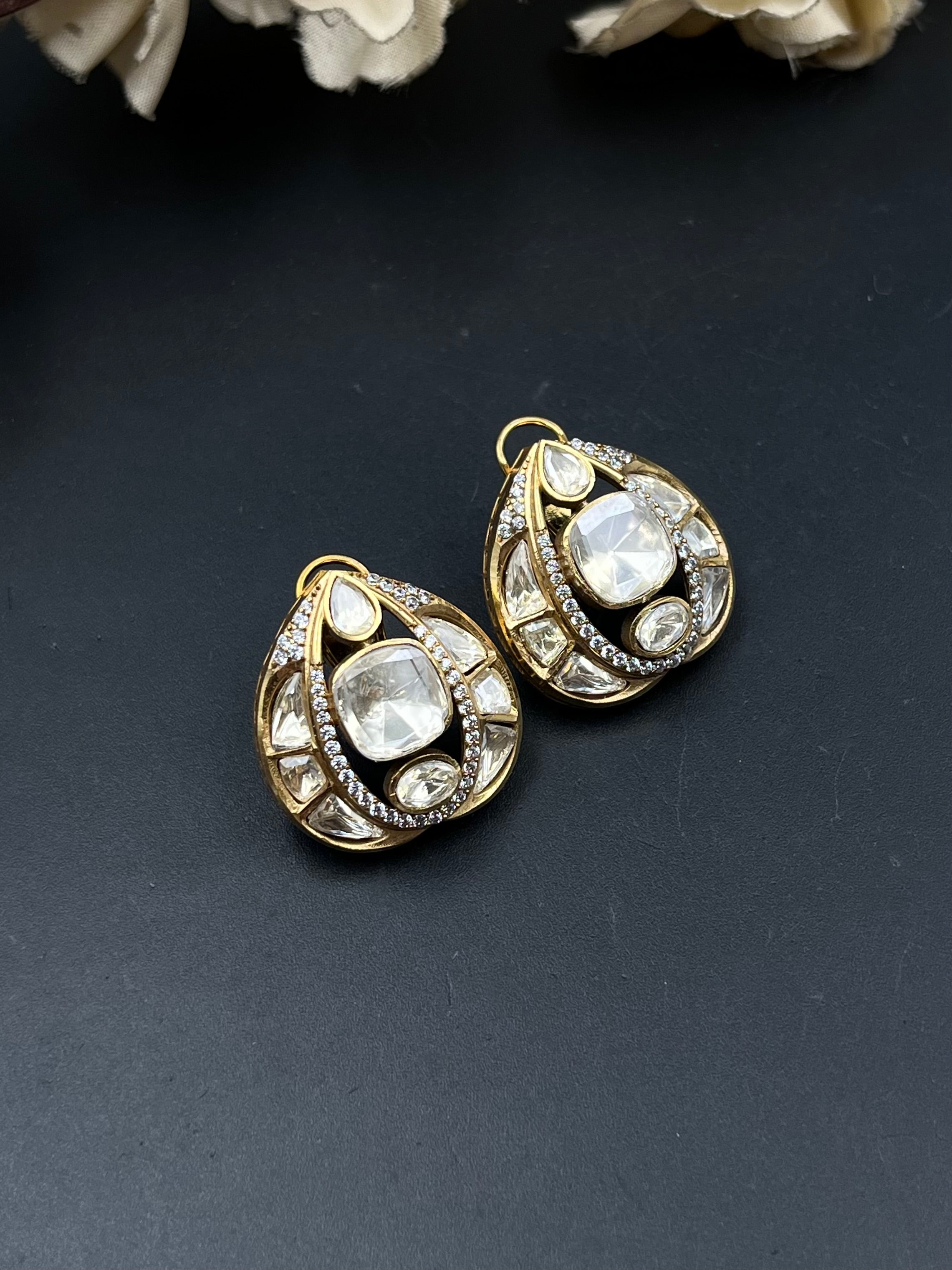 KAVI EARRING