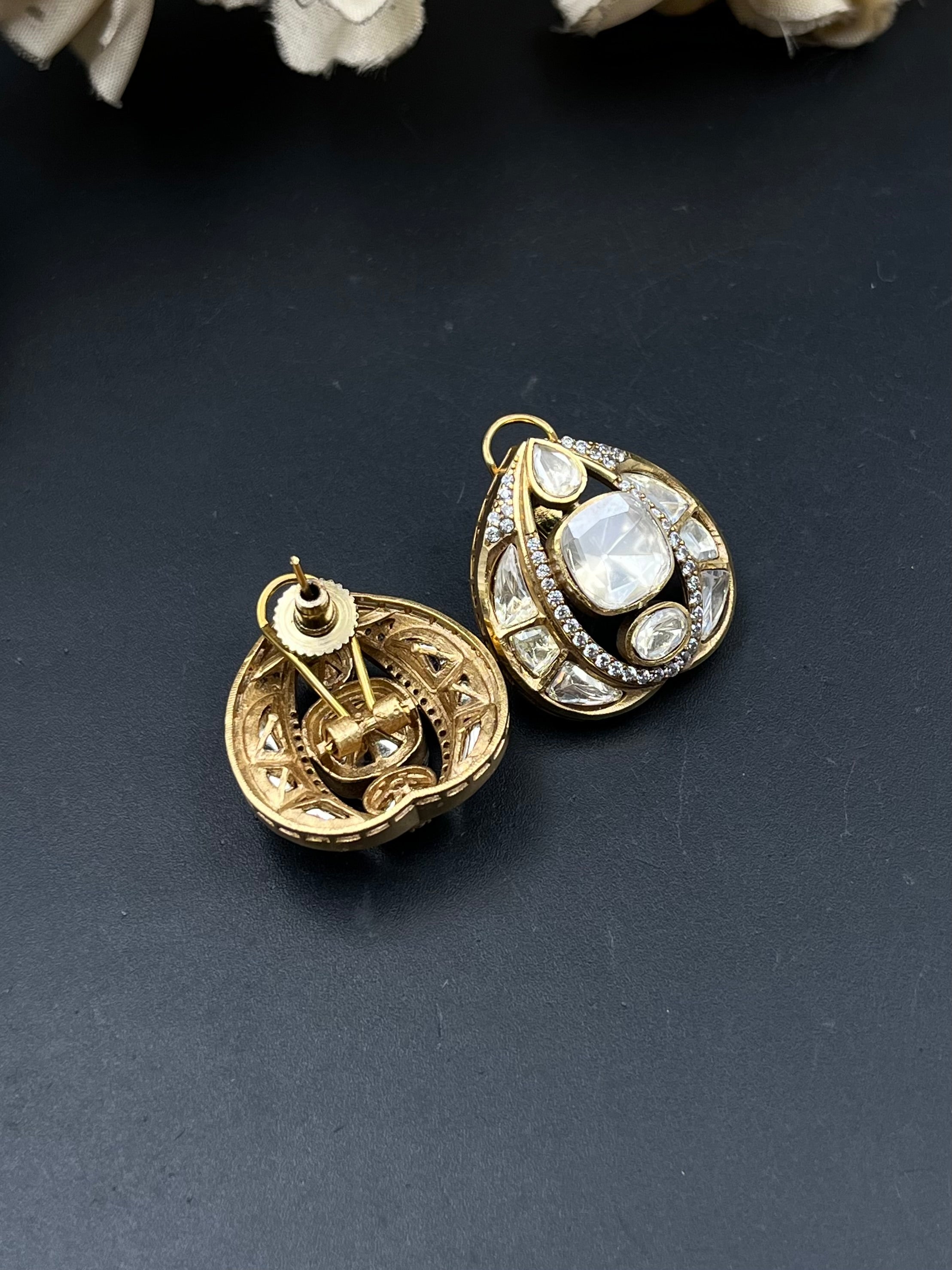KAVI EARRING