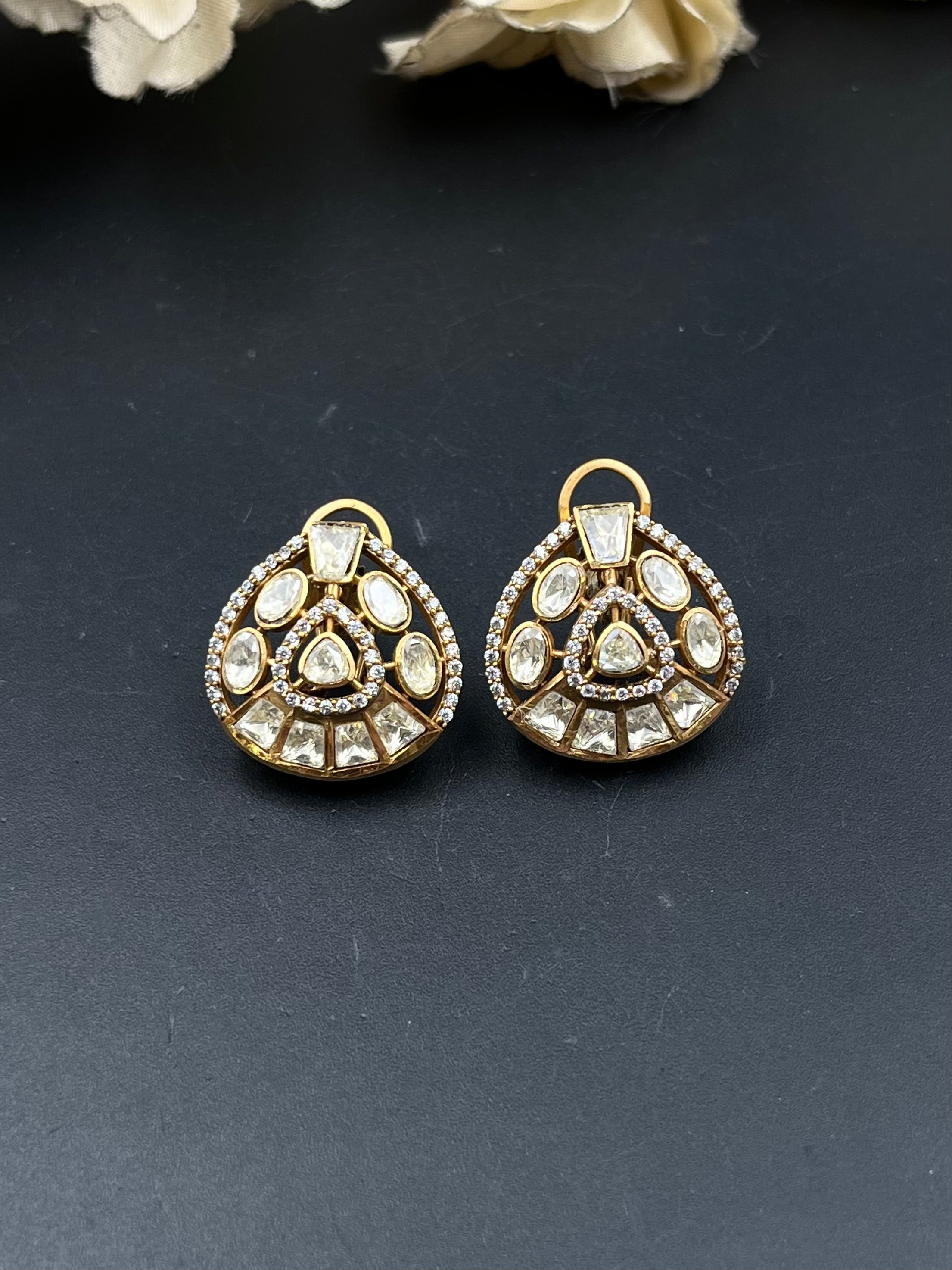NITA EARRING