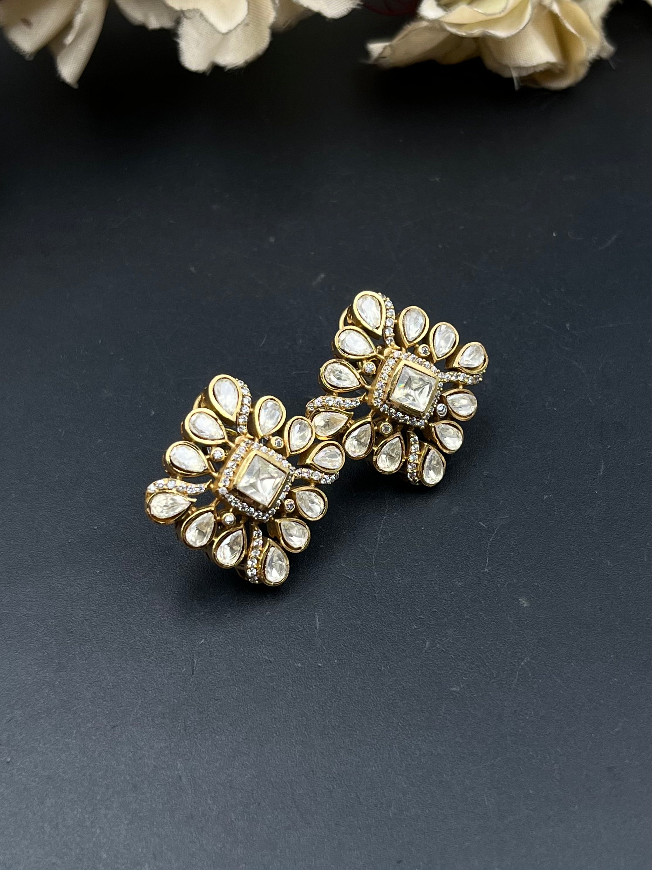 VASHI EARRING