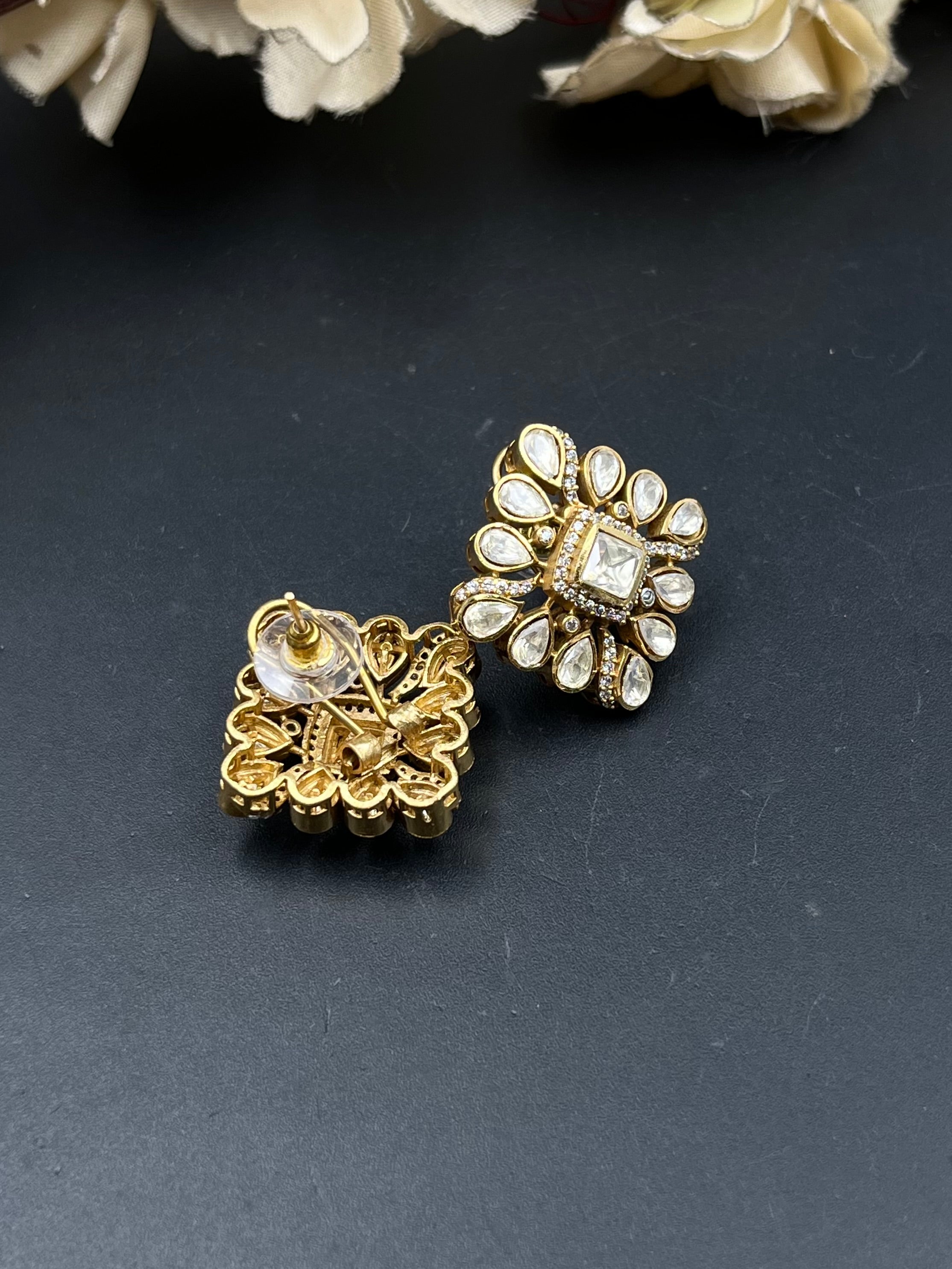 VASHI EARRING