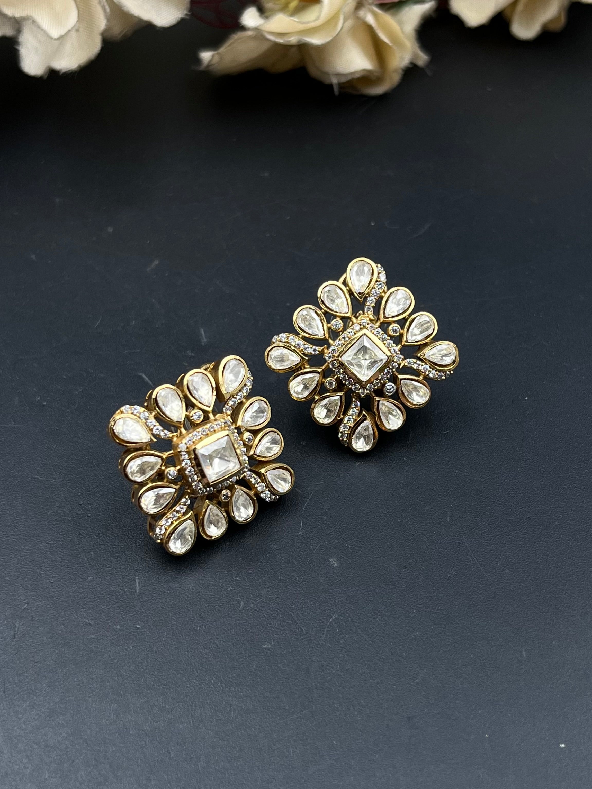 VASHI EARRING