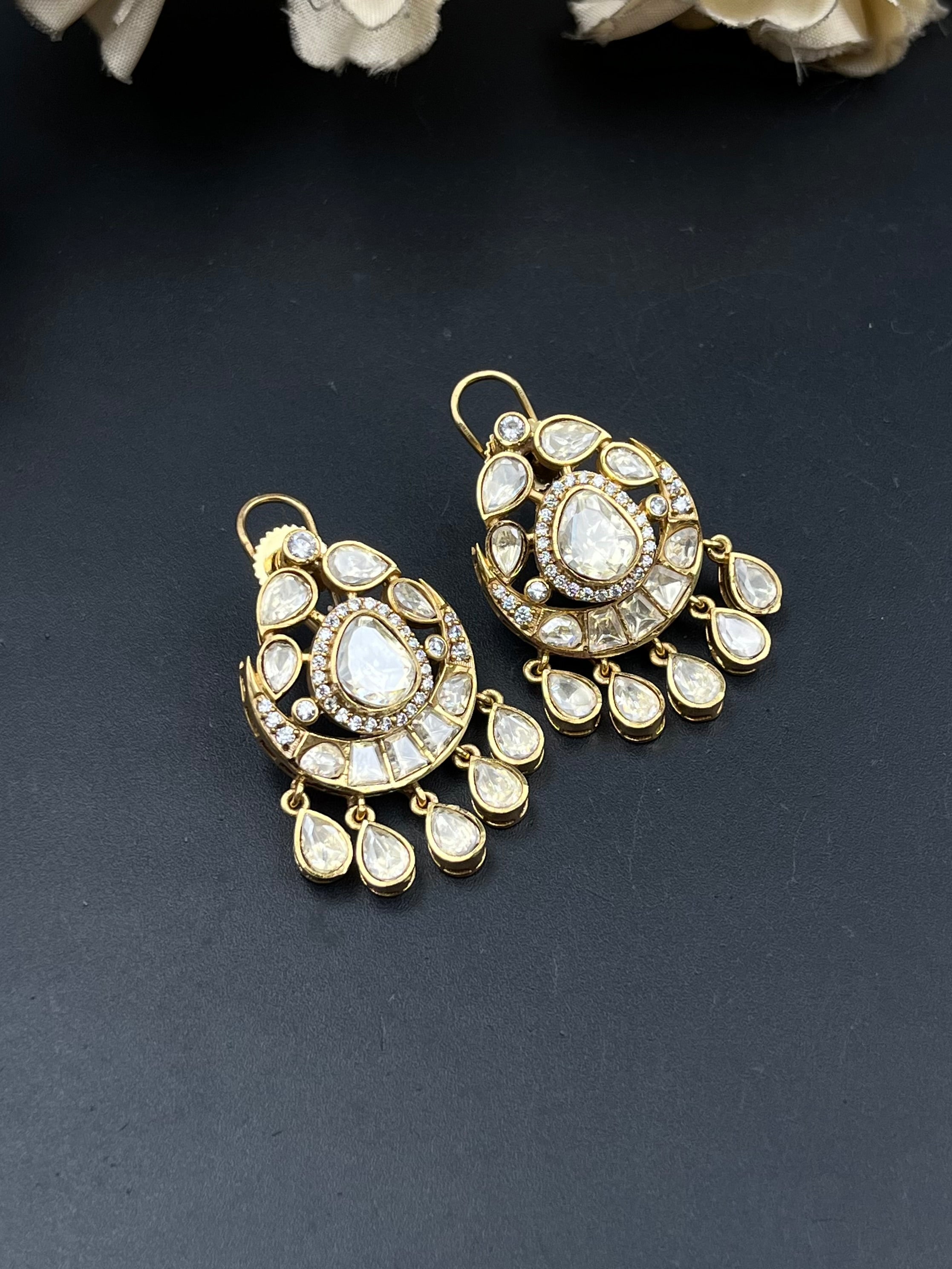 MANI EARRING
