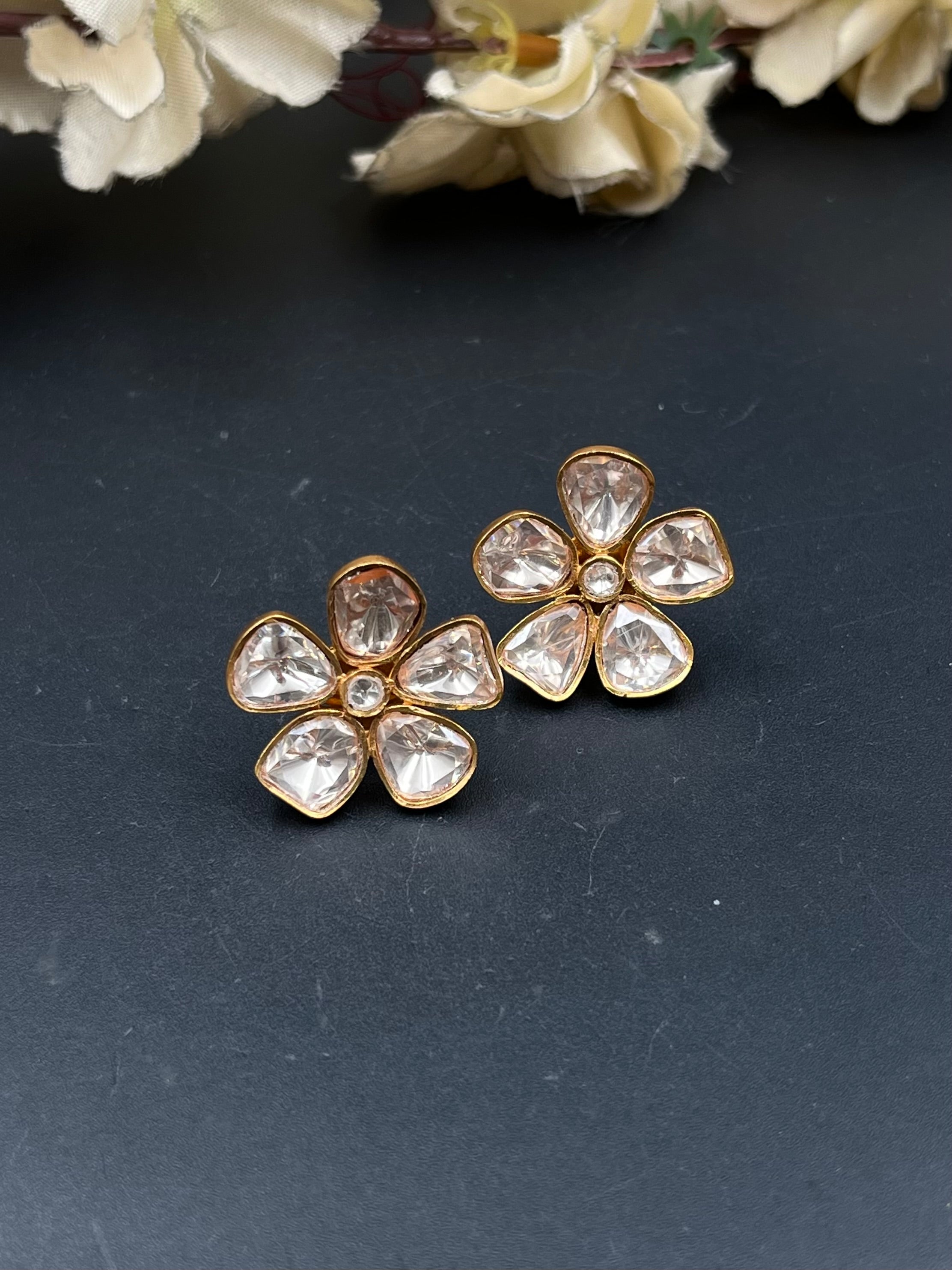MINA EARRING