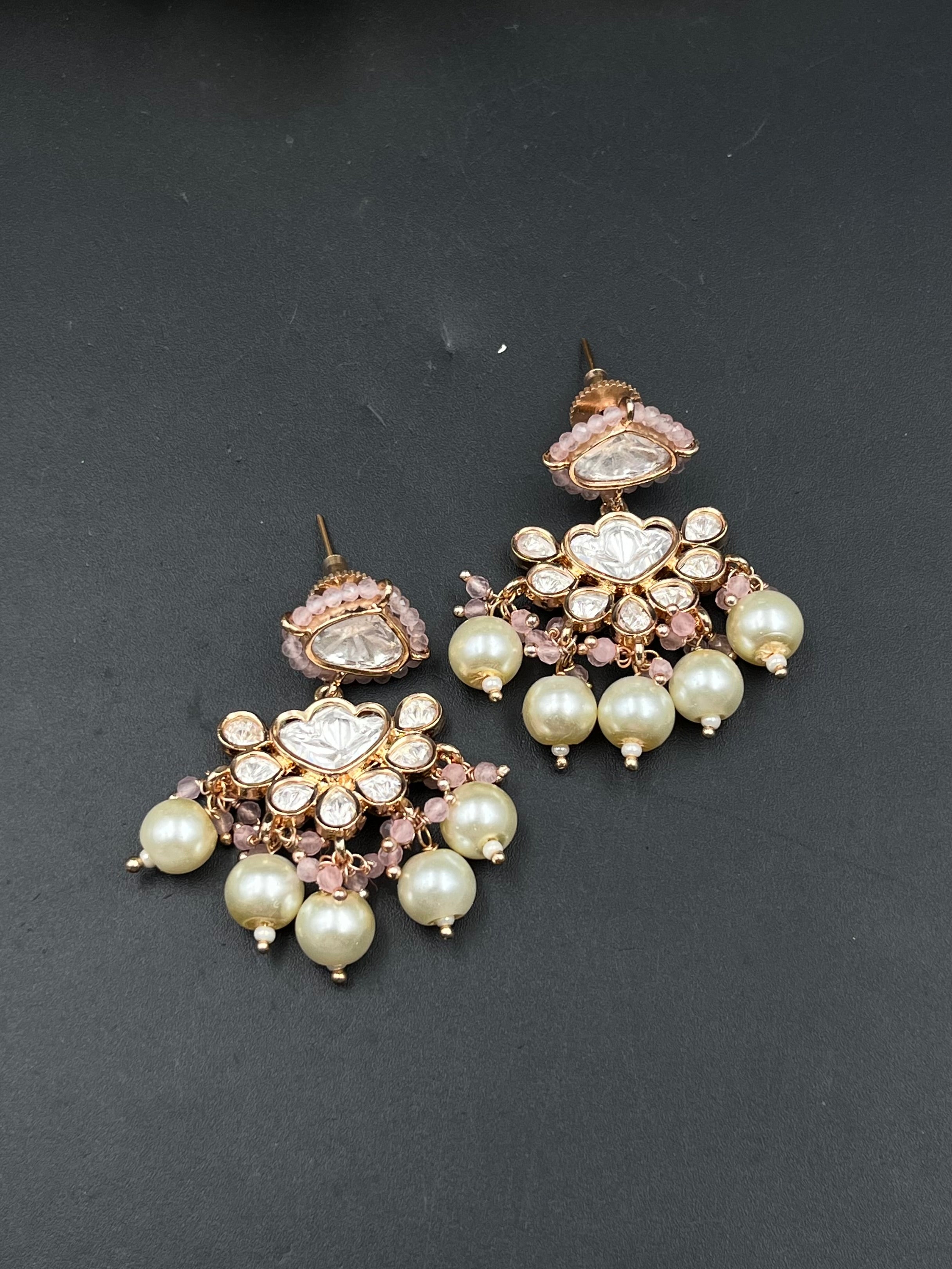 RIYA NECKLACE