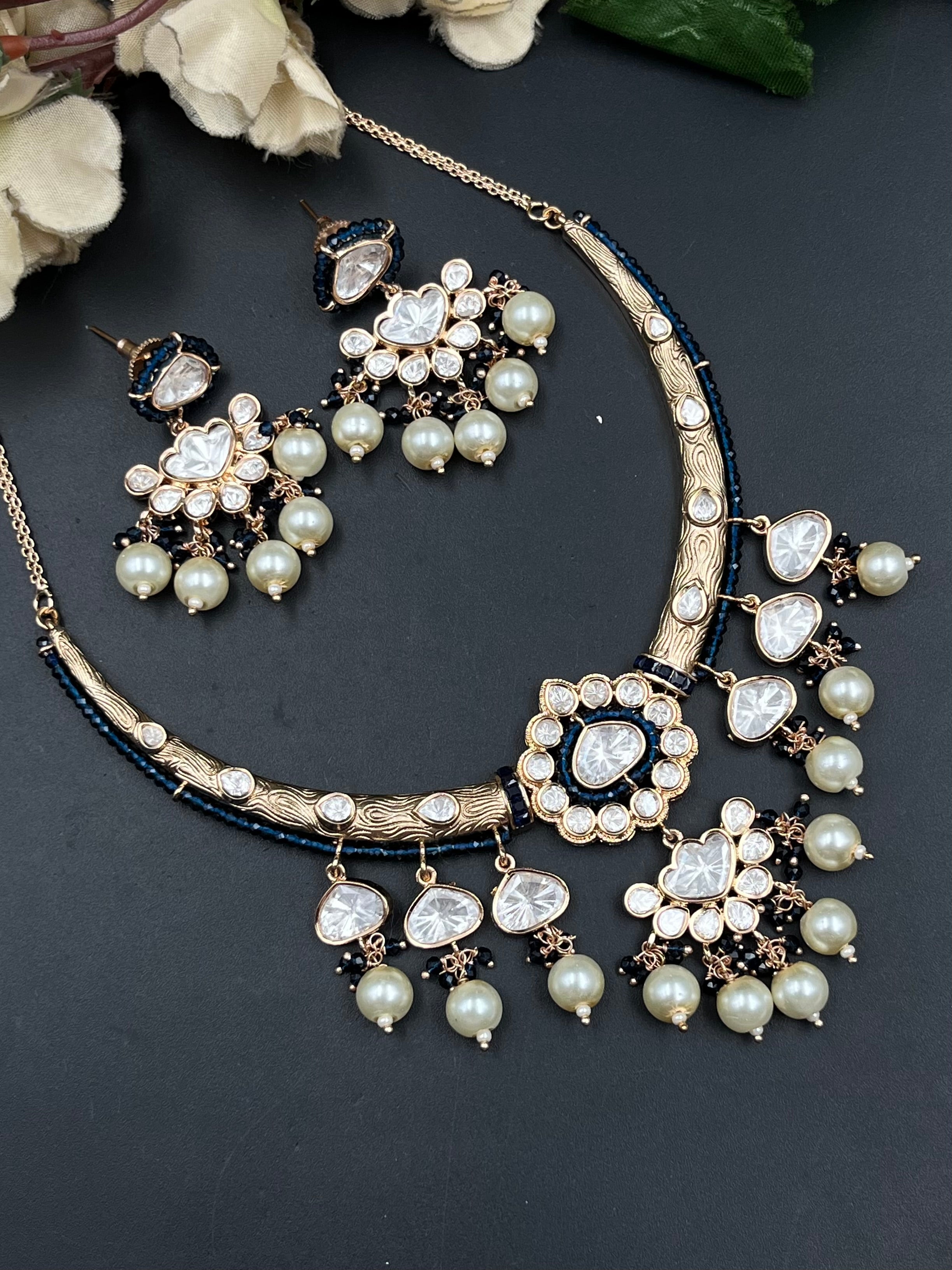 RIYA NECKLACE