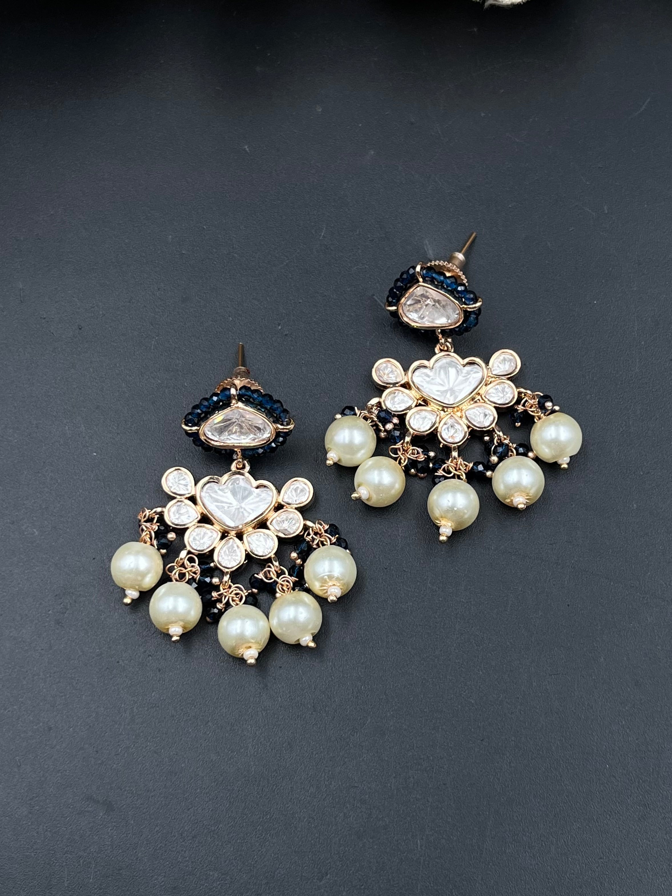RIYA NECKLACE