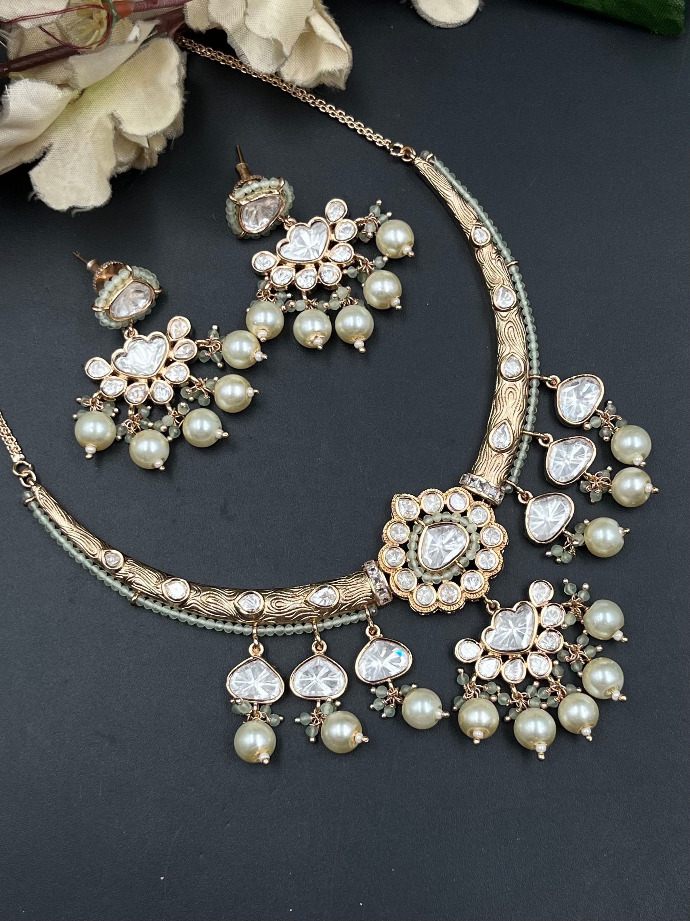 RIYA NECKLACE