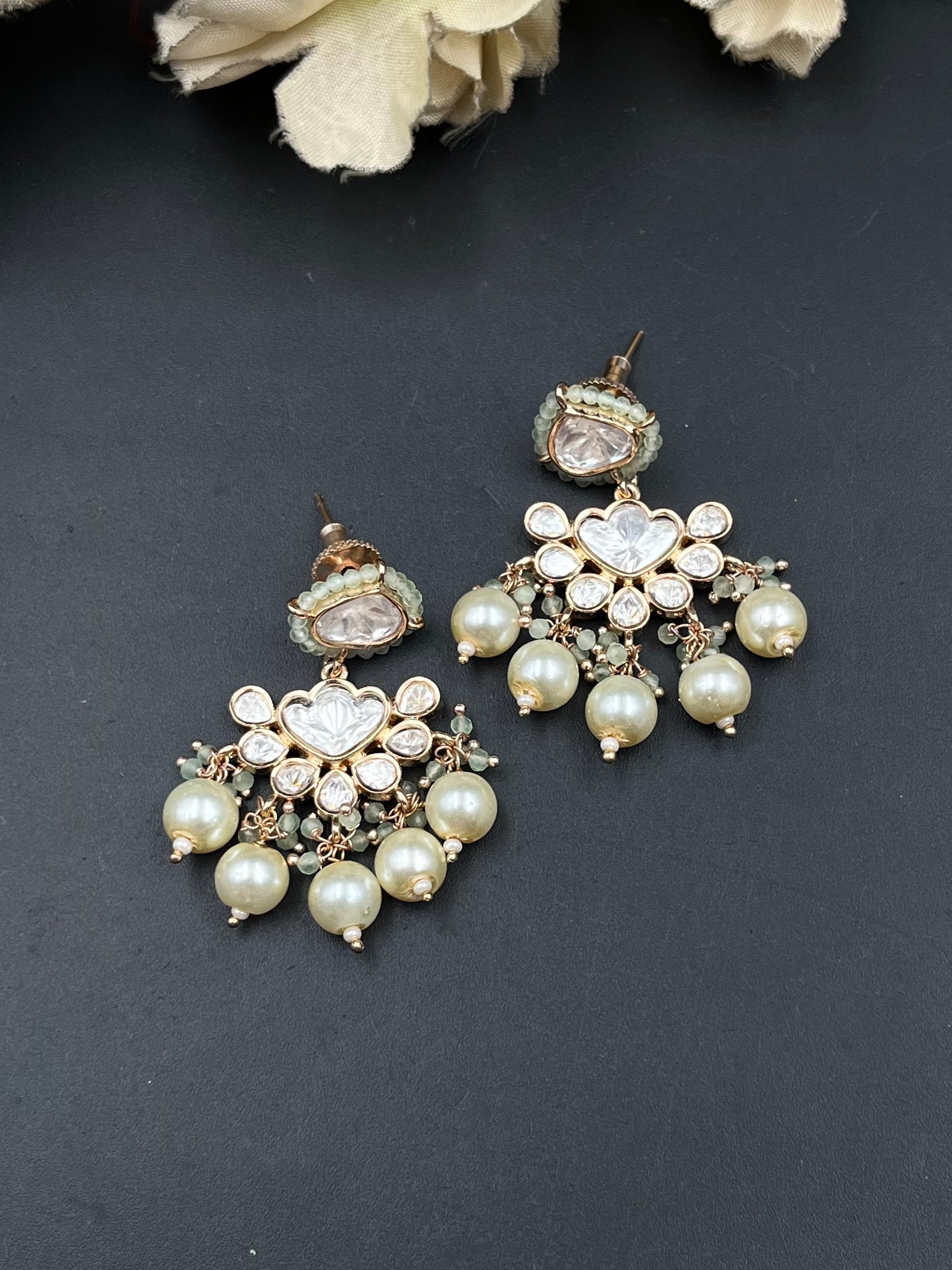 RIYA NECKLACE