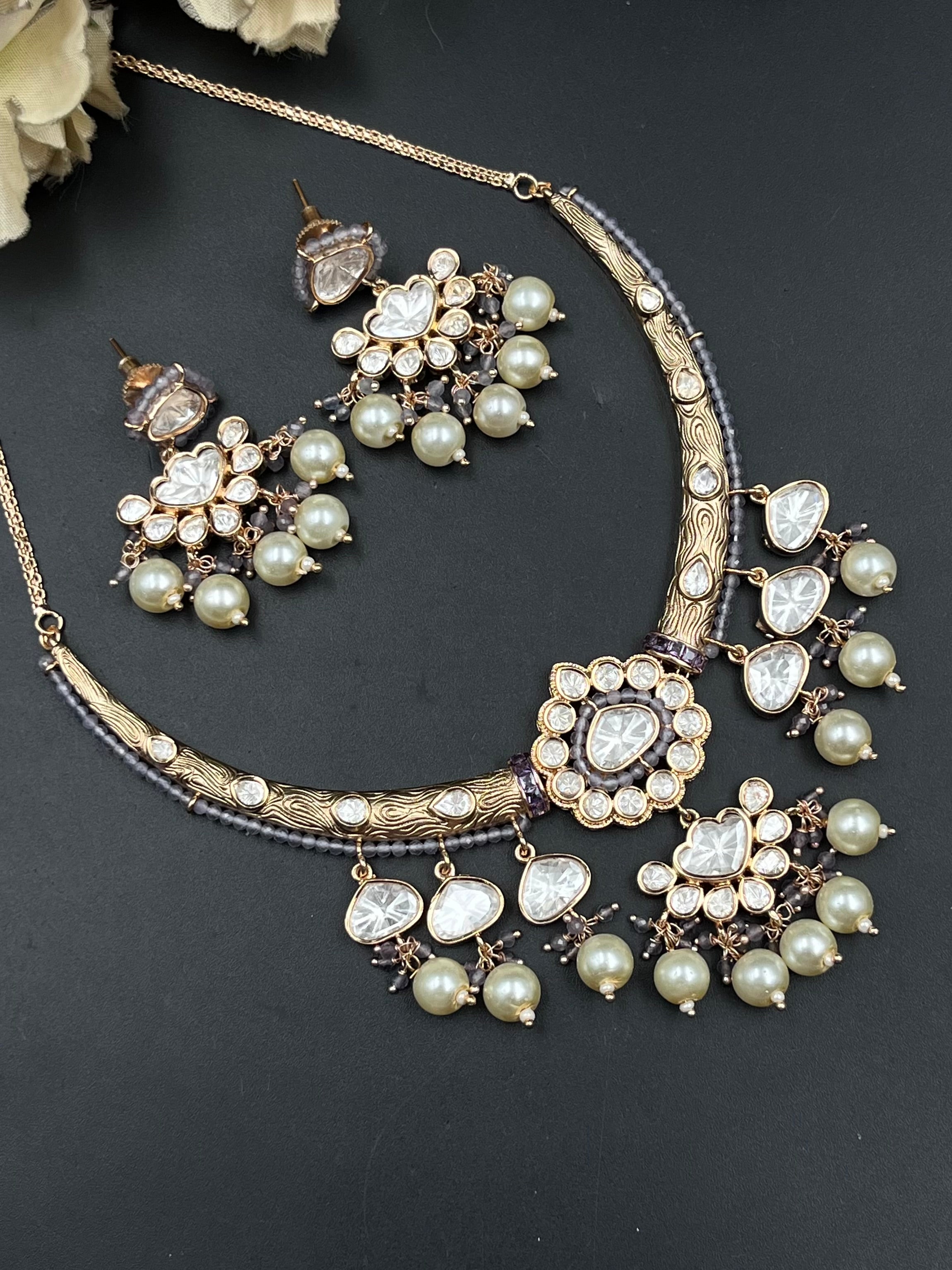 RIYA NECKLACE