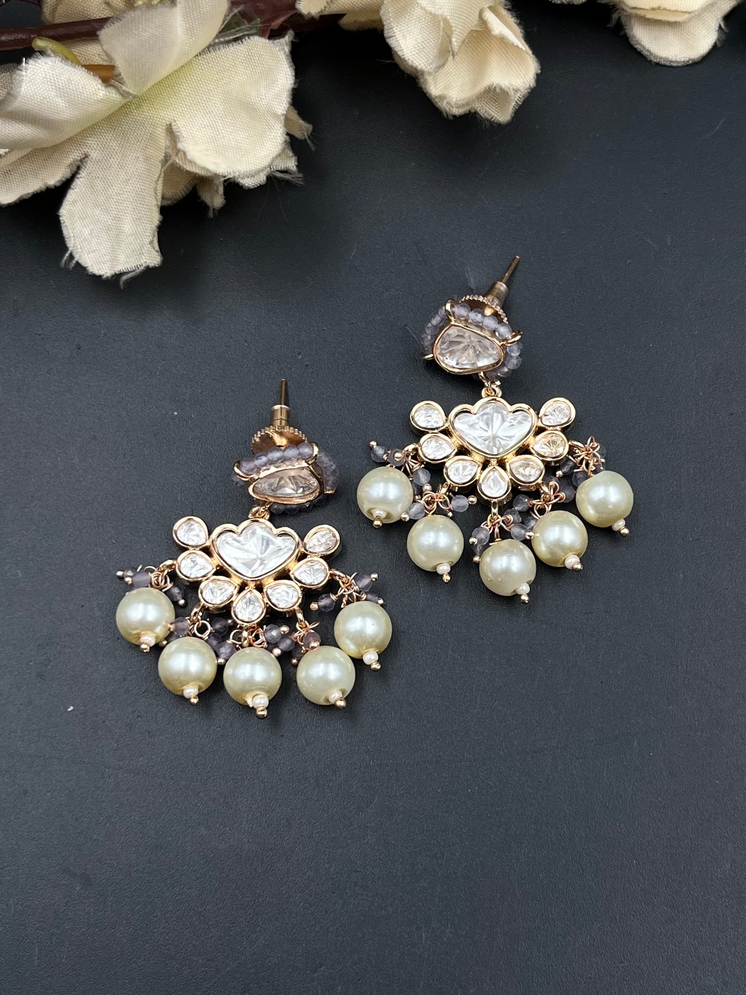 RIYA NECKLACE