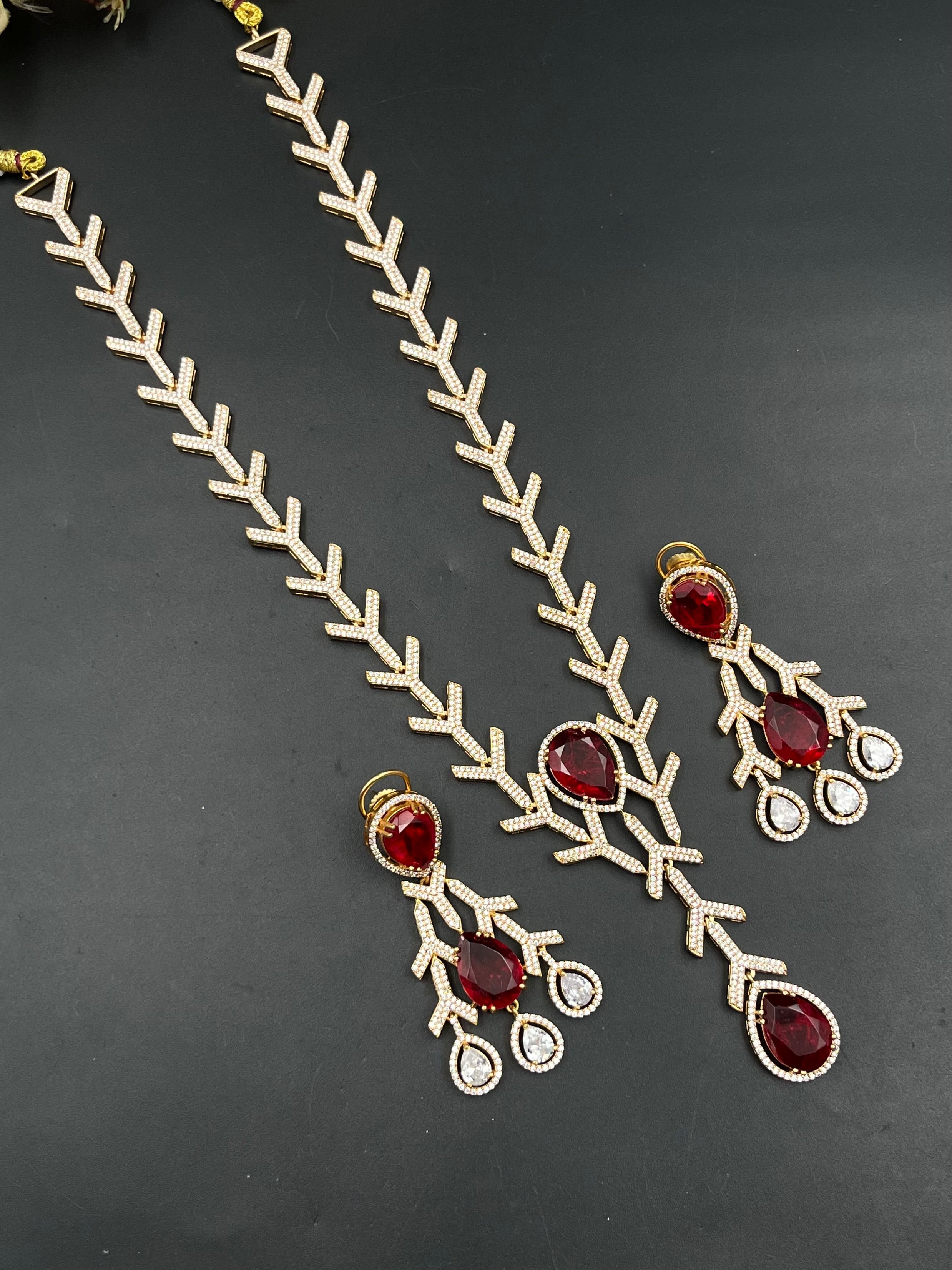 PINI NECKLACE