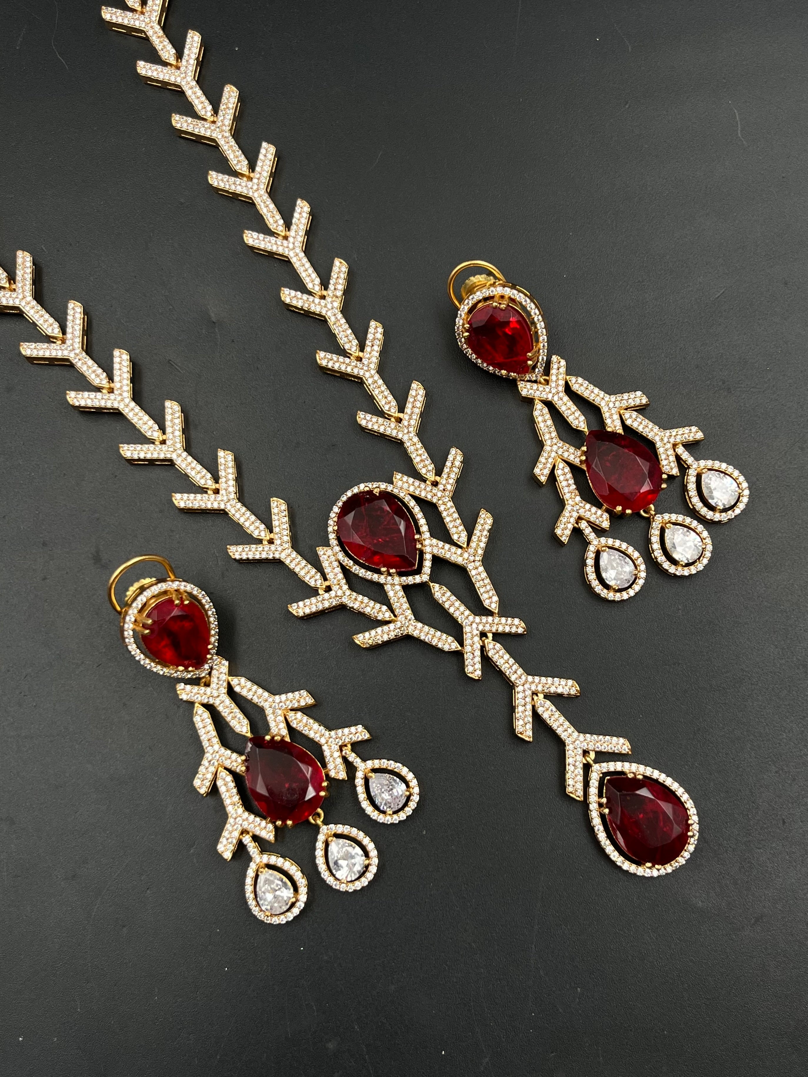 PINI NECKLACE