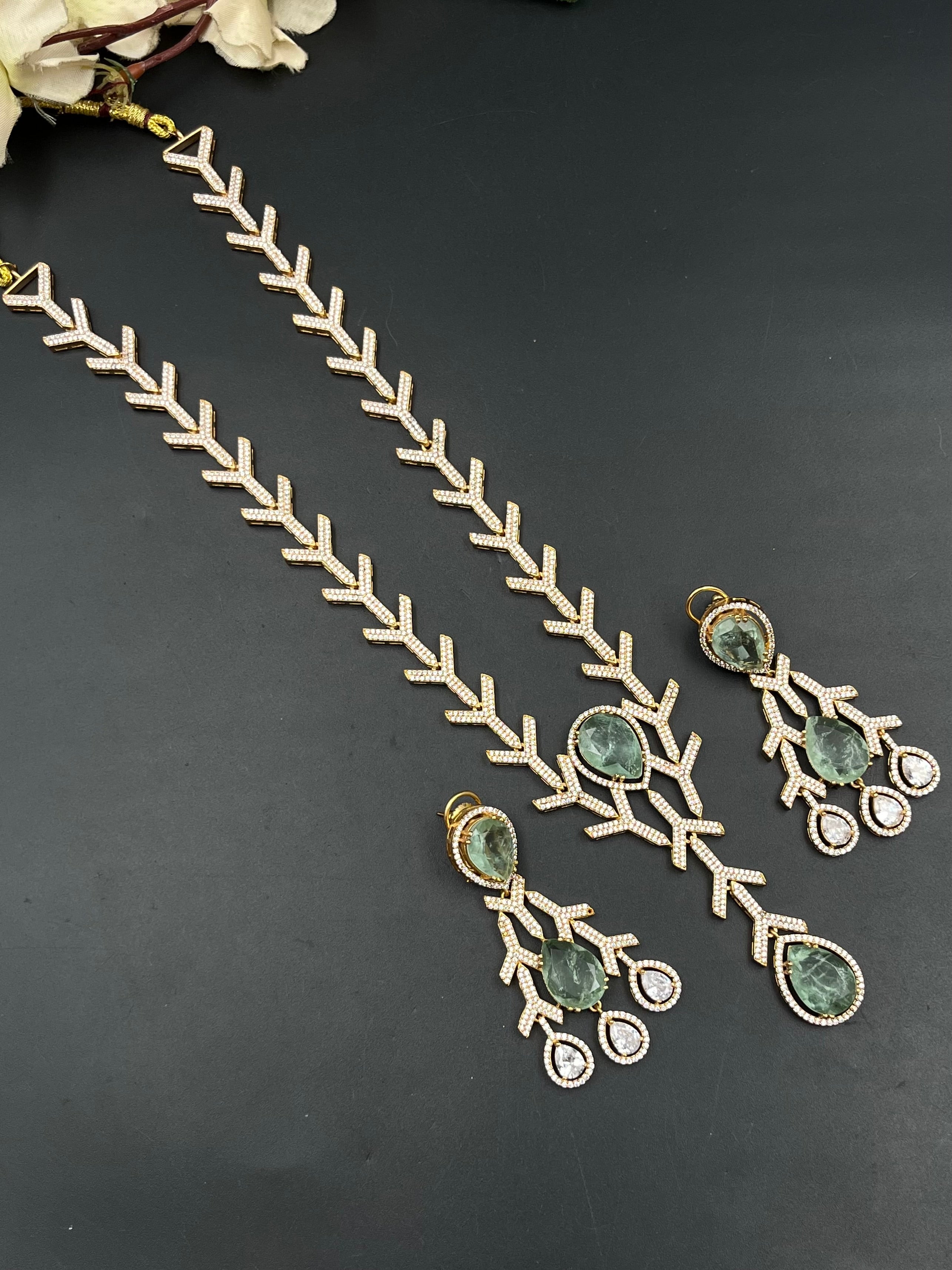 PINI NECKLACE