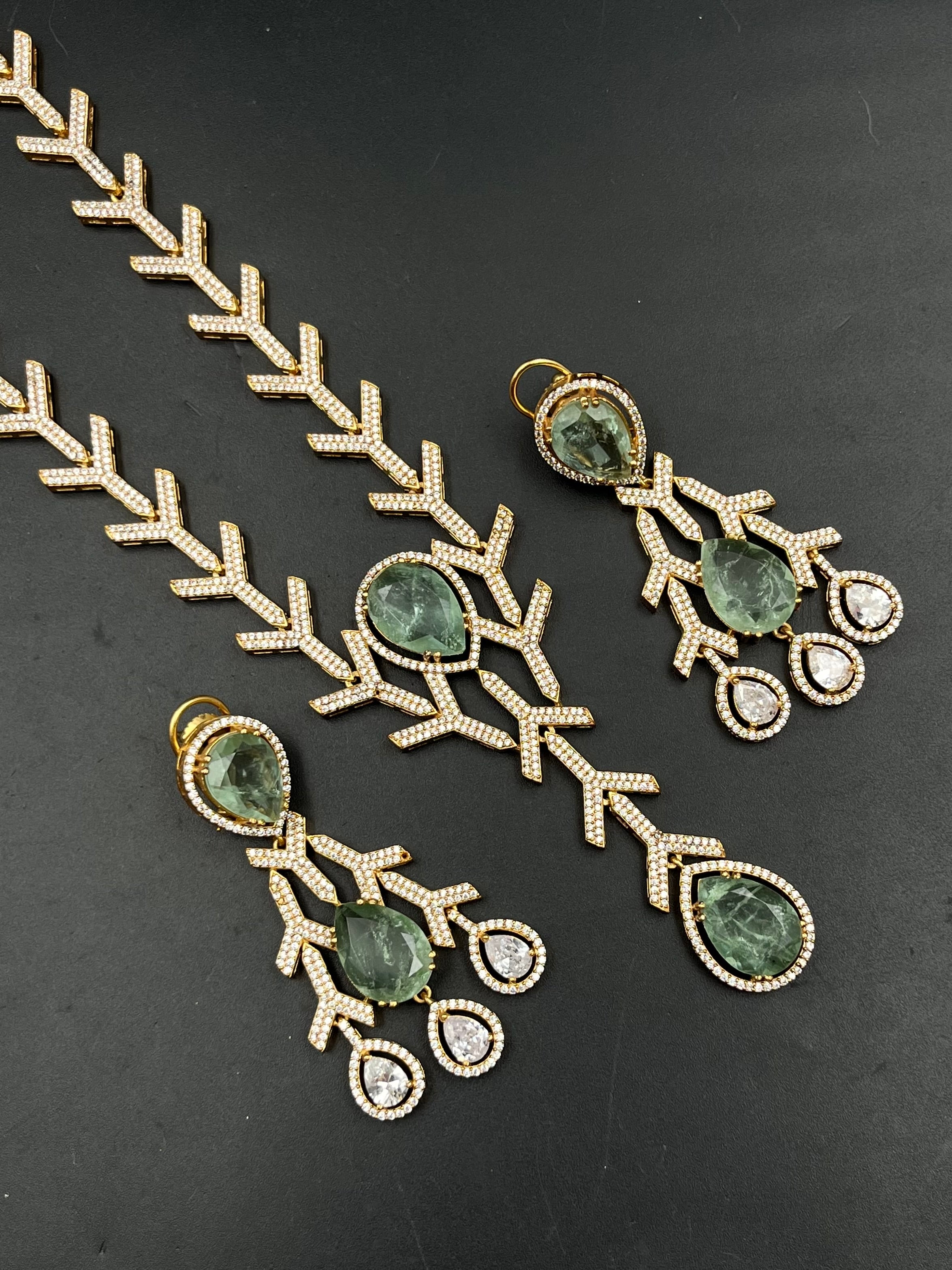 PINI NECKLACE