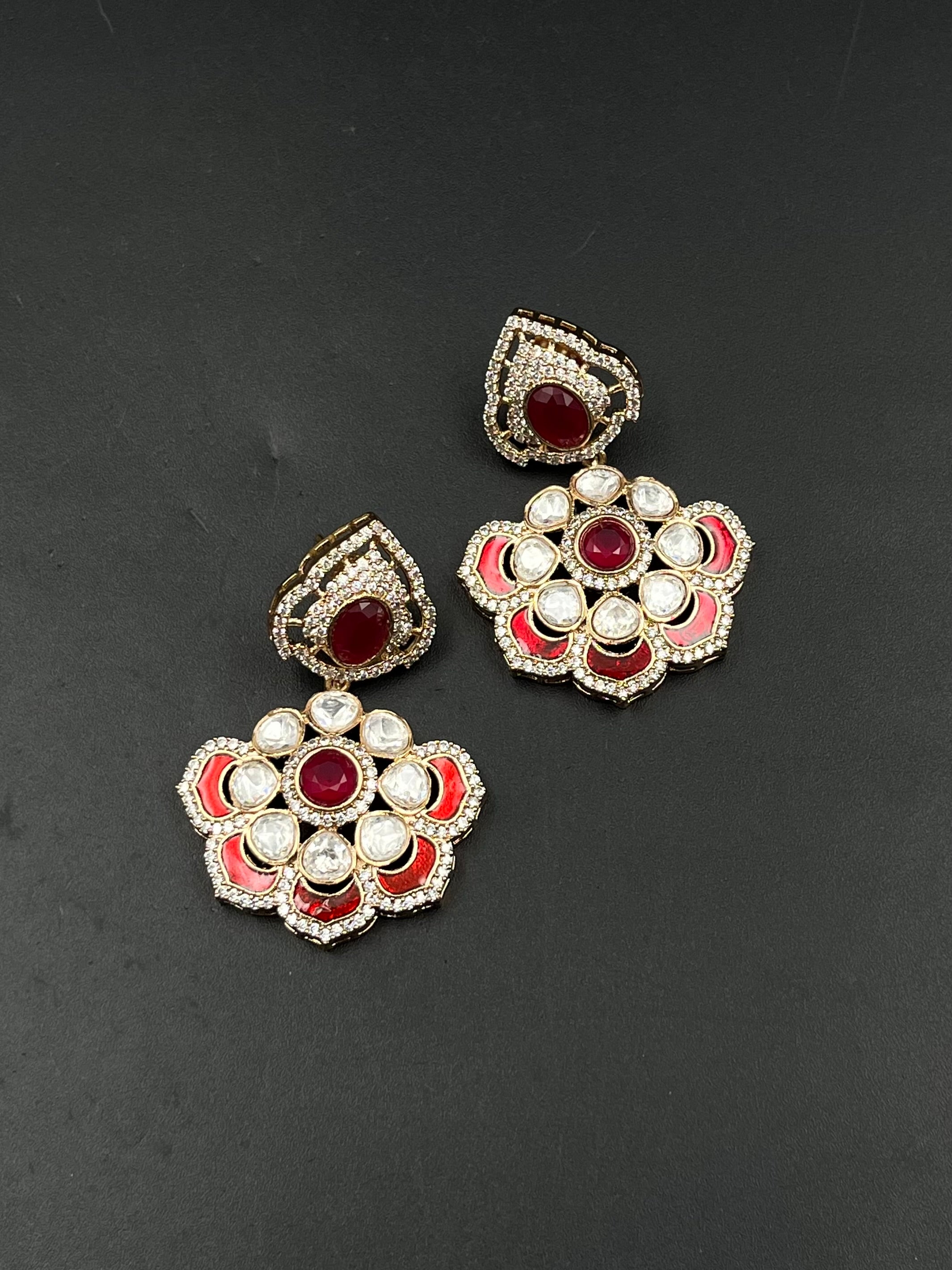 NIYA EARRING