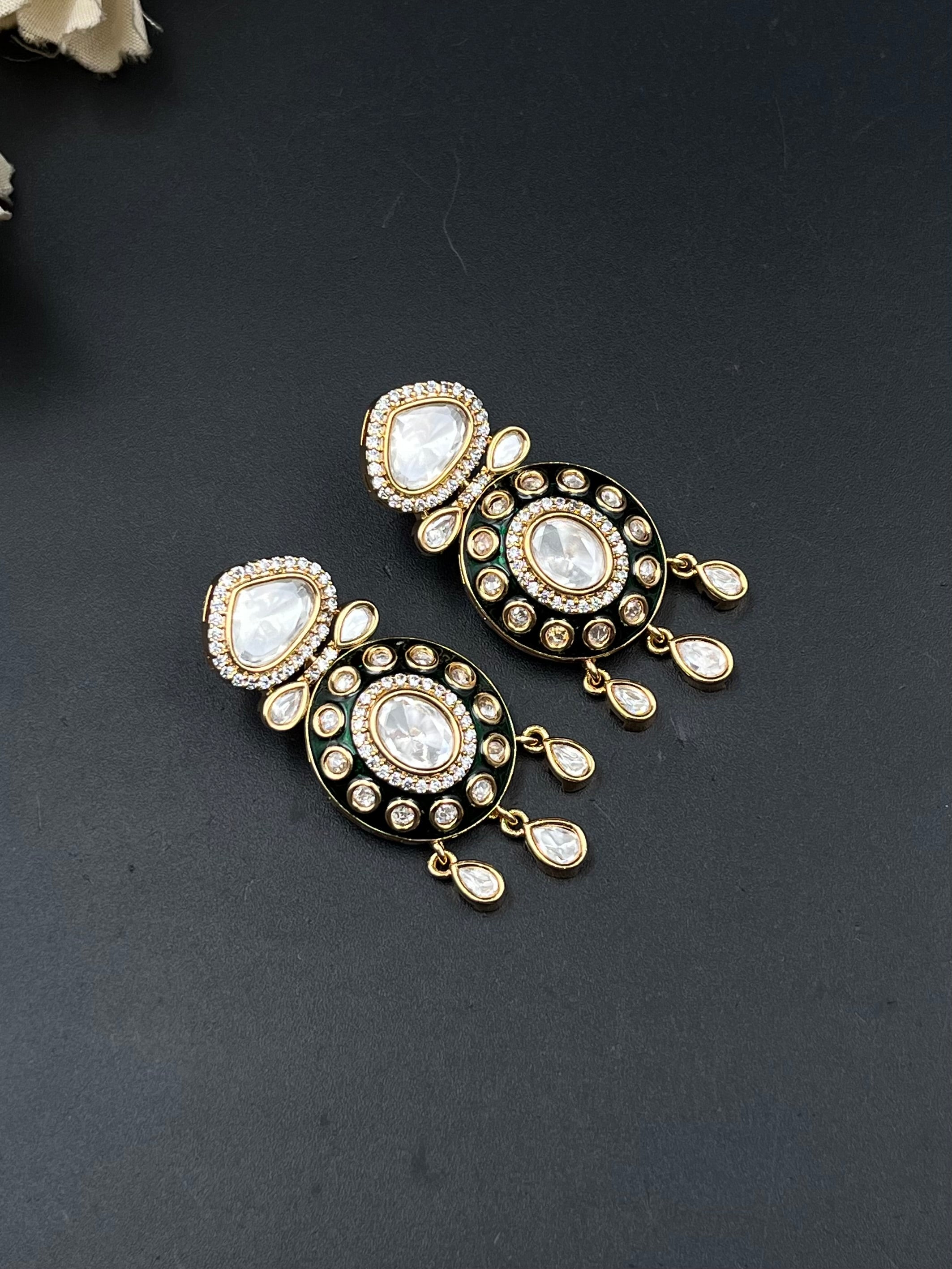 NITA EARRING