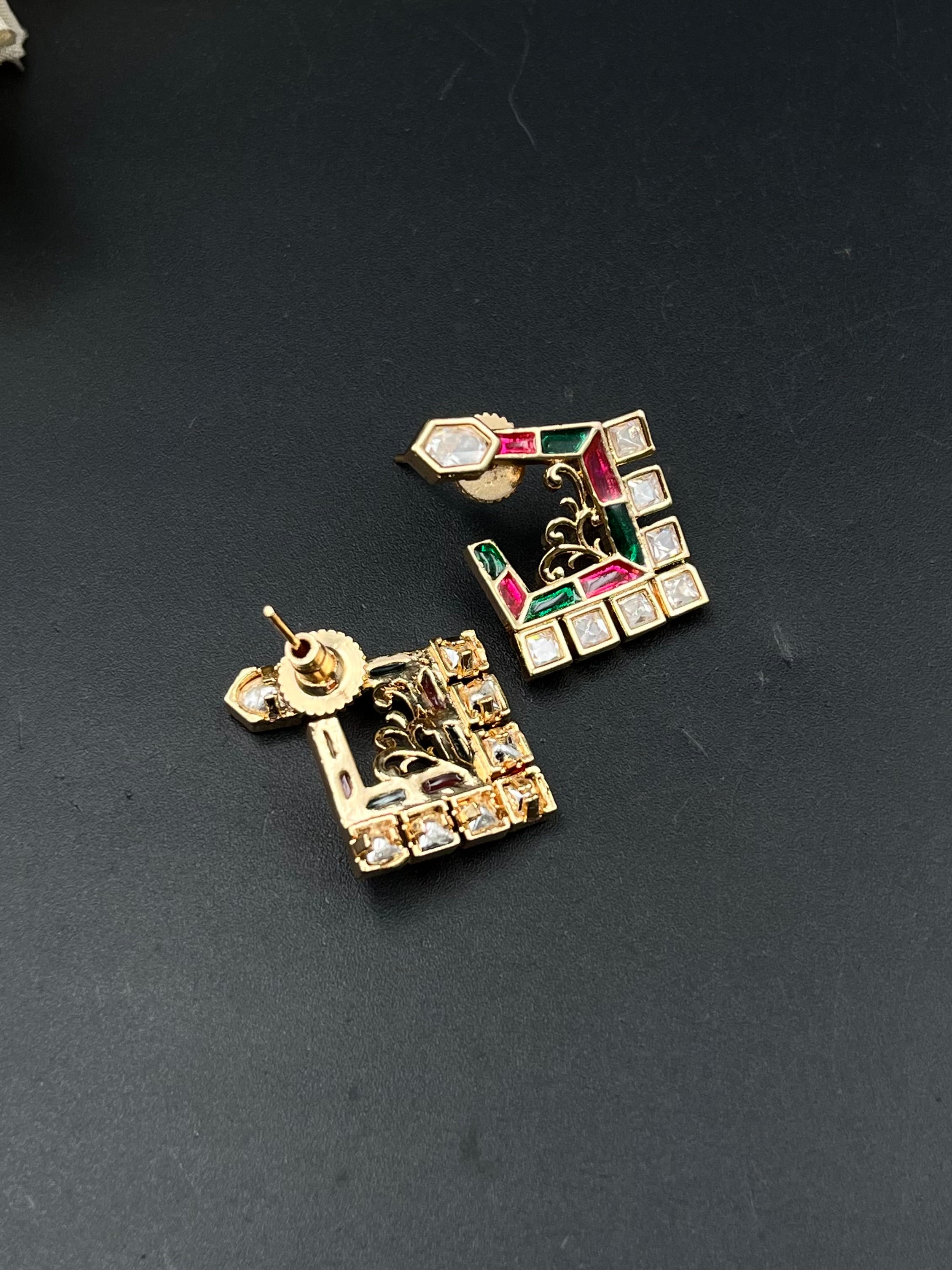 VIYA EARRING