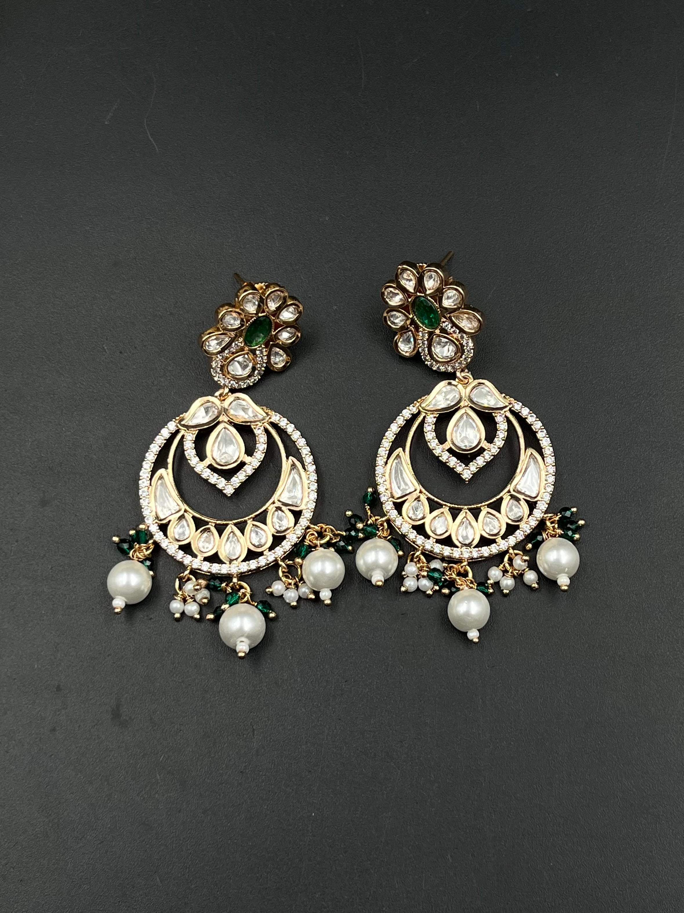 JETA EARRING