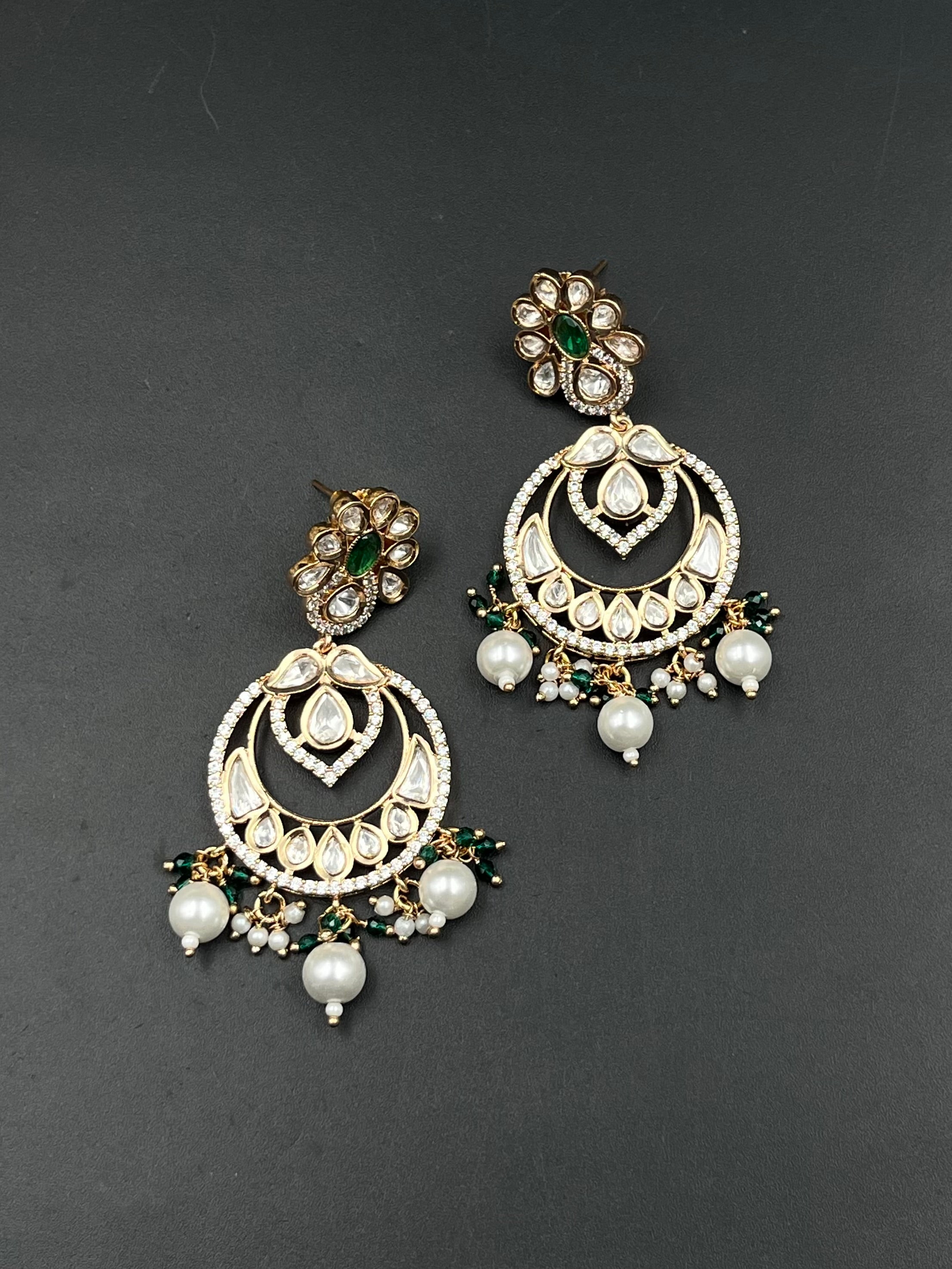 JETA EARRING