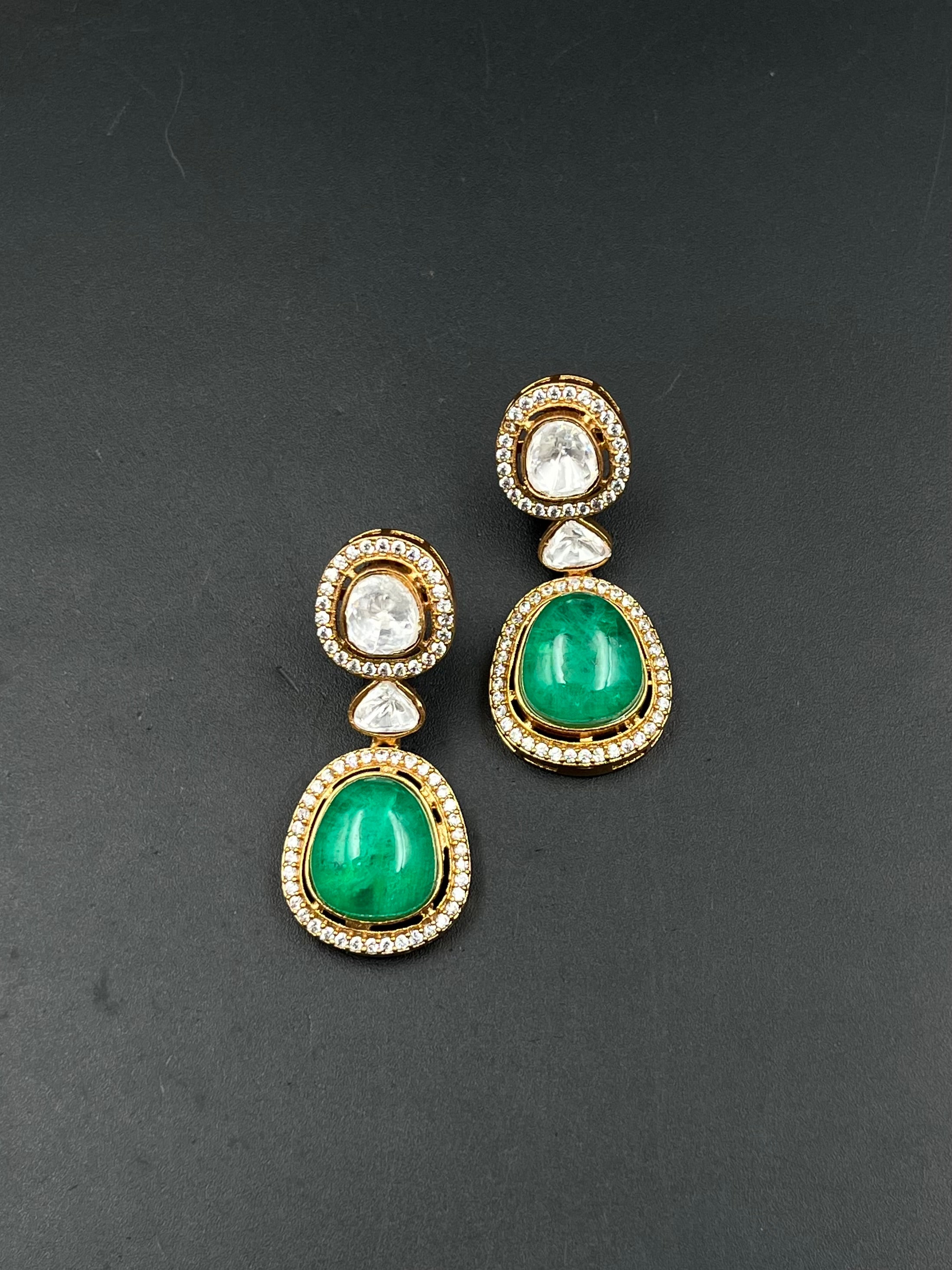 PRA EARRING