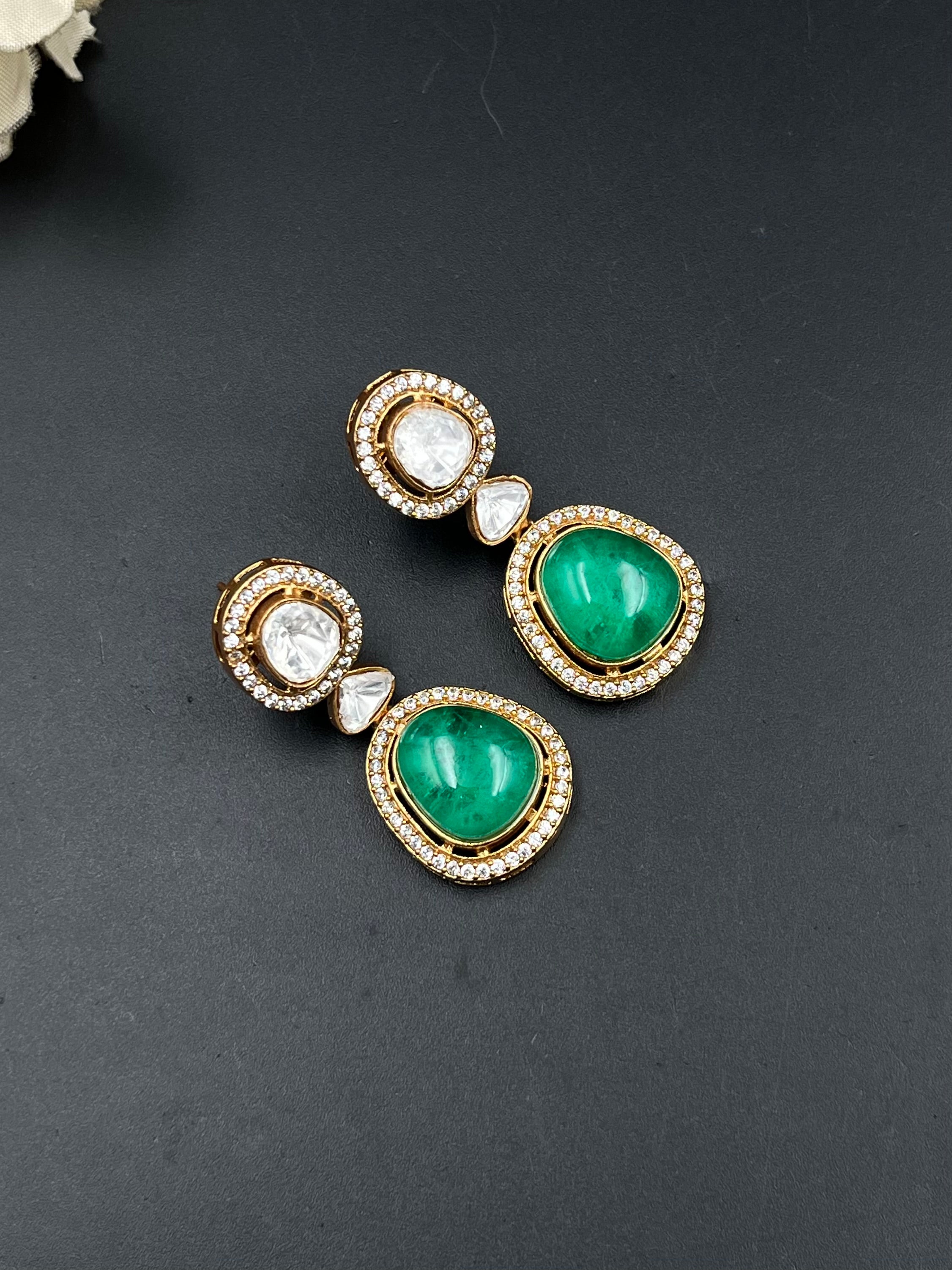 PRA EARRING